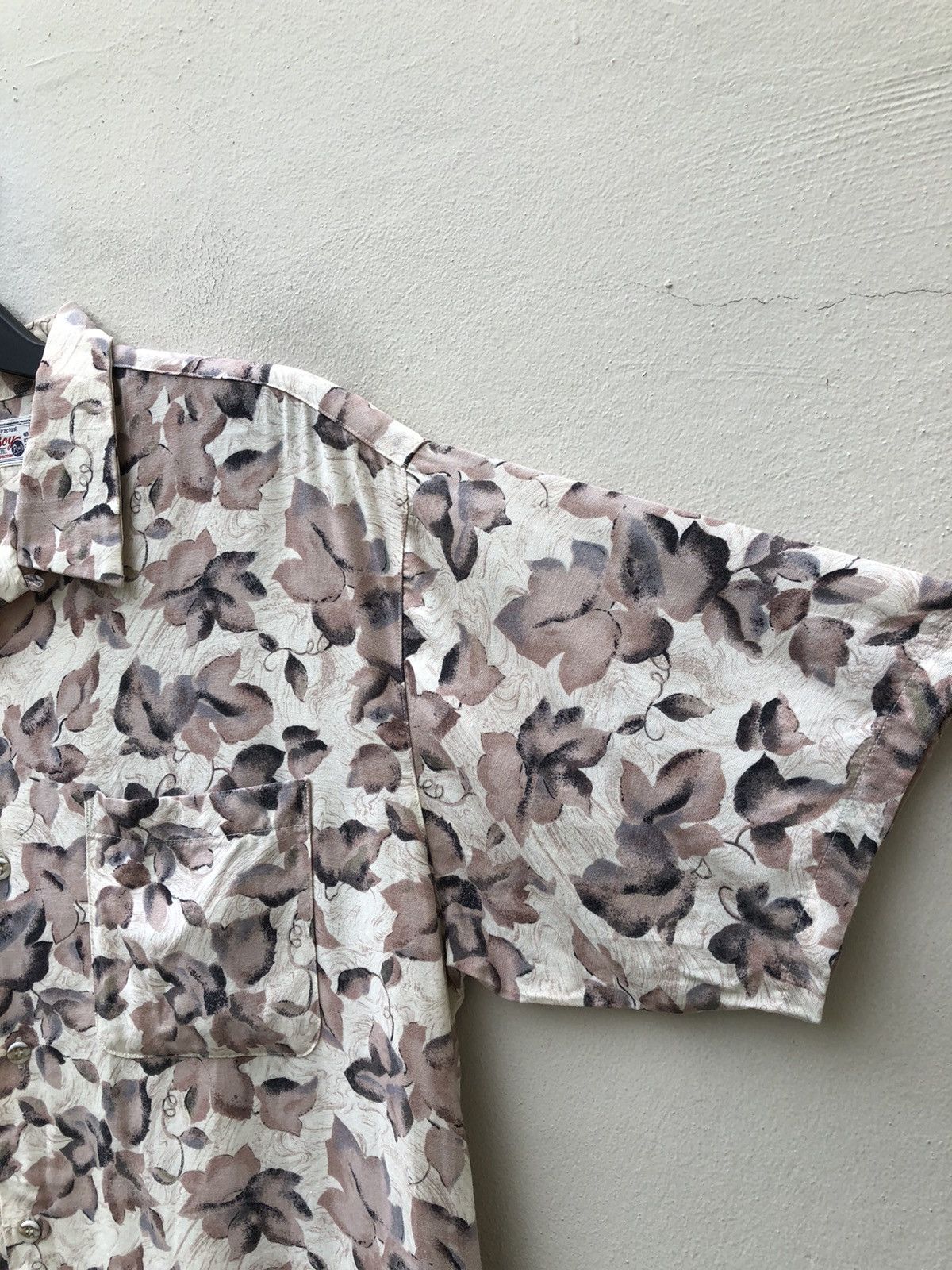 Vintage Vintage 90s Public Boy Japan Leaves Hawaiian Rayon Shirt Size US L / EU 52-54 / 3 - 5 Thumbnail