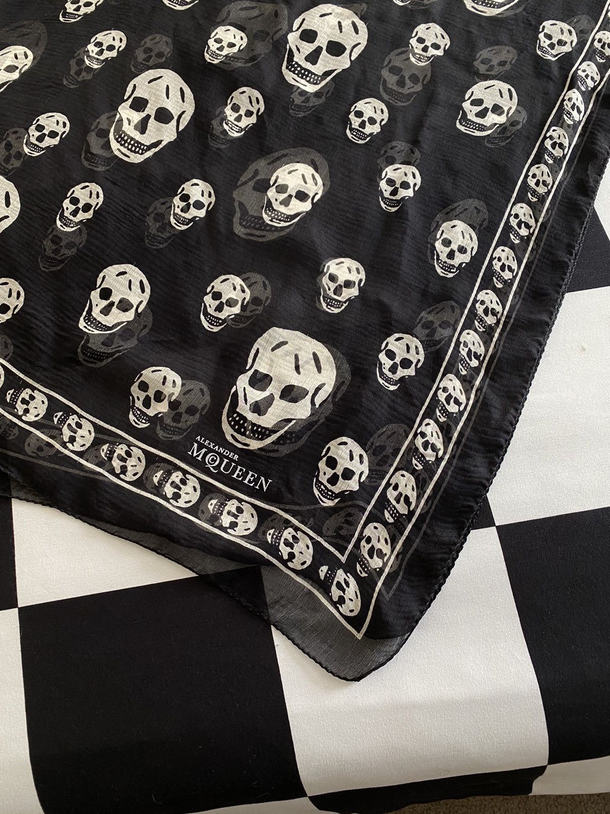 Alexander McQueen Classic Skull Scarf Size ONE SIZE - 4 Thumbnail