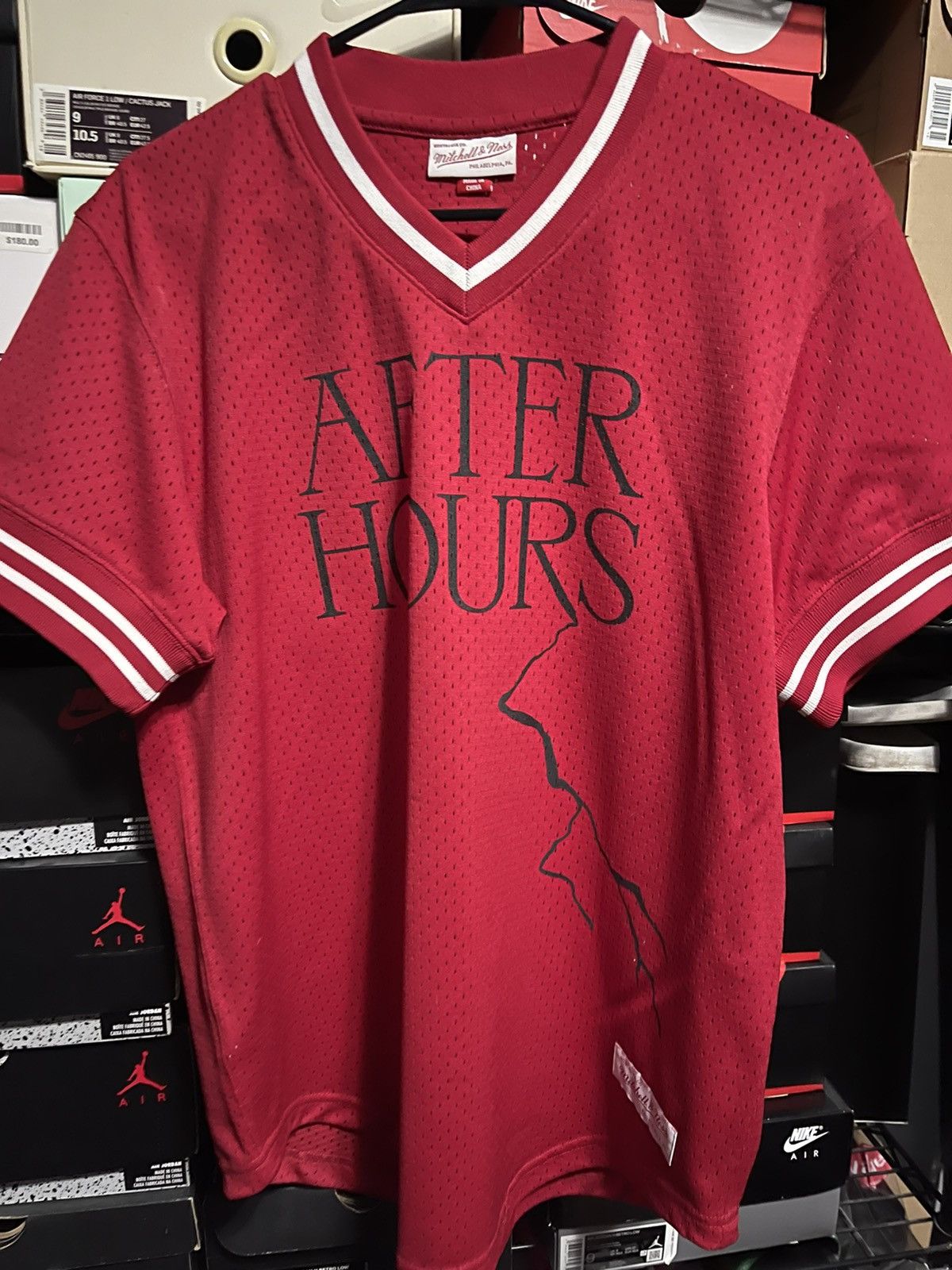 Mitchell & Ness Baseball Jersey is here!! Super great fit and length. :  r/TheWeeknd