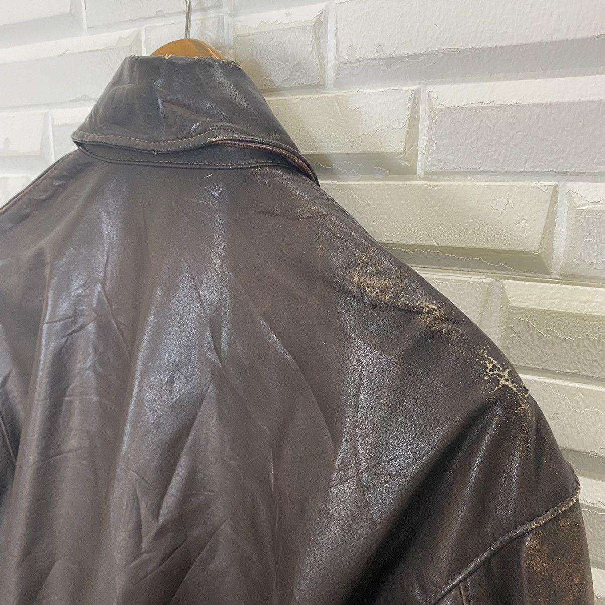 Vintage VINTAGE GOLDEN BEAR LEATHER BOMBER JACKET SIZE 40 Size US M / EU 48-50 / 2 - 9 Thumbnail