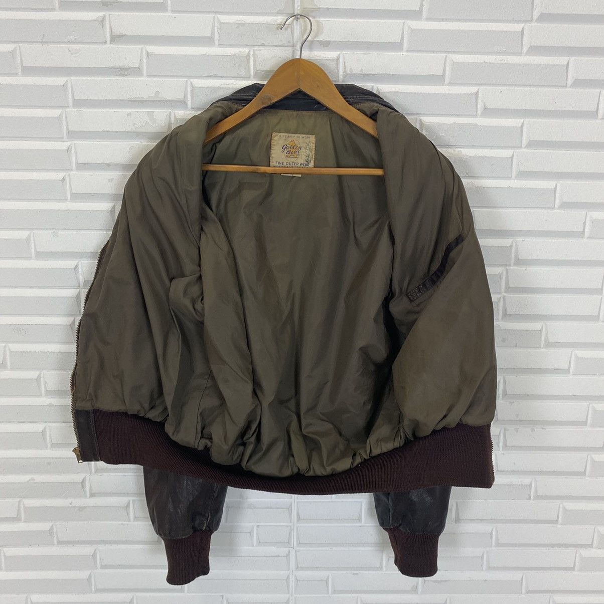Vintage VINTAGE GOLDEN BEAR LEATHER BOMBER JACKET SIZE 40 Size US M / EU 48-50 / 2 - 16 Thumbnail