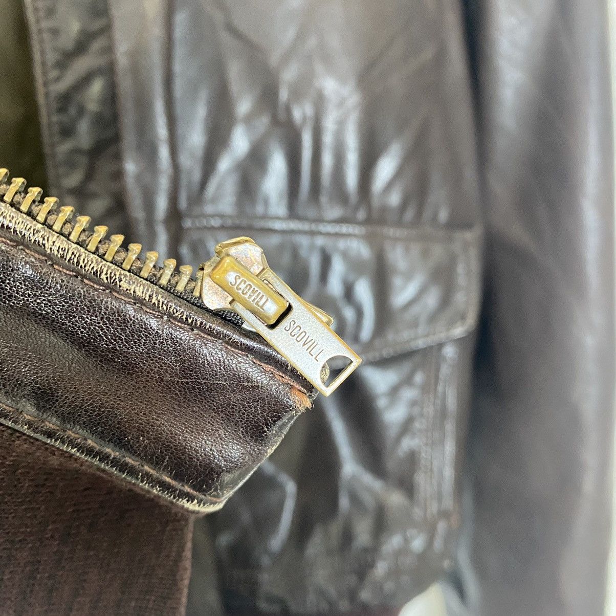 Vintage VINTAGE GOLDEN BEAR LEATHER BOMBER JACKET SIZE 40 Size US M / EU 48-50 / 2 - 10 Thumbnail