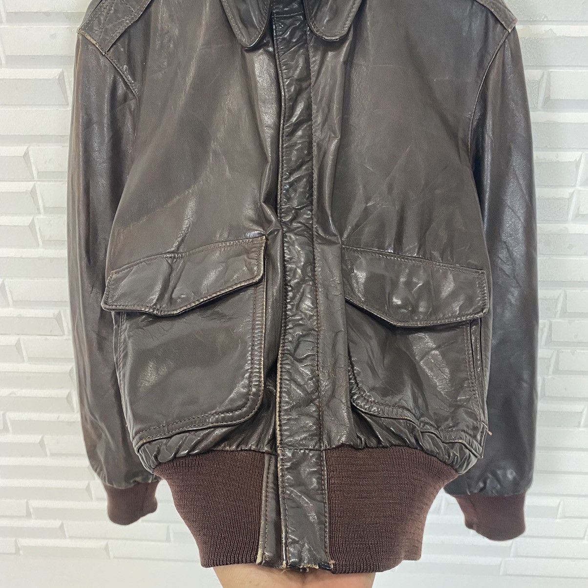 Vintage VINTAGE GOLDEN BEAR LEATHER BOMBER JACKET SIZE 40 Size US M / EU 48-50 / 2 - 7 Thumbnail