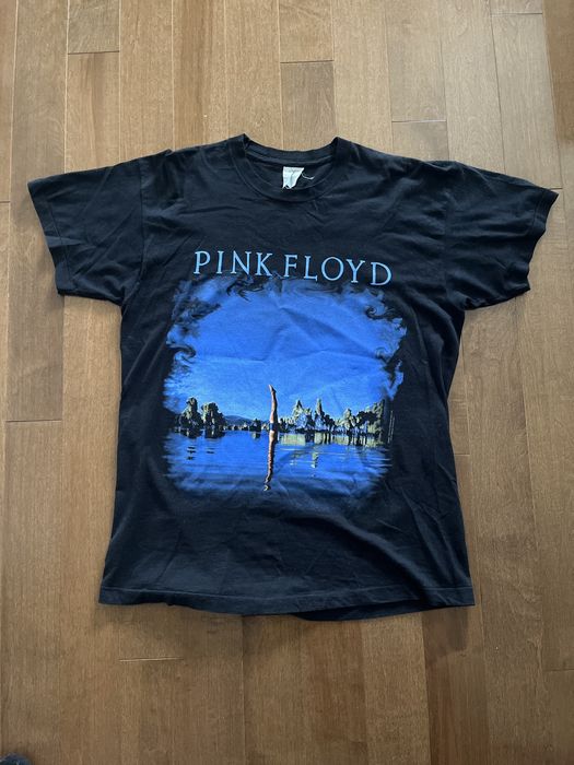 Travis scott best sale pink floyd shirt