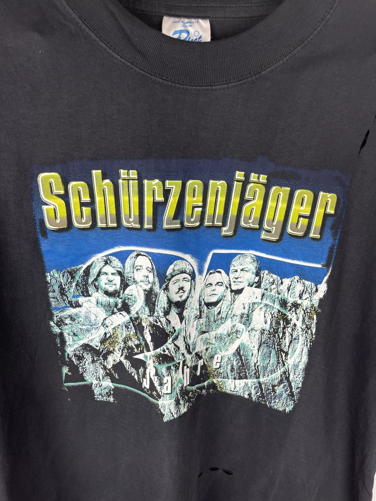 Band Tees Vintage 1998 Schürzenjäger Jahre album band tee shirt Size US L / EU 52-54 / 3 - 2 Thumbnail