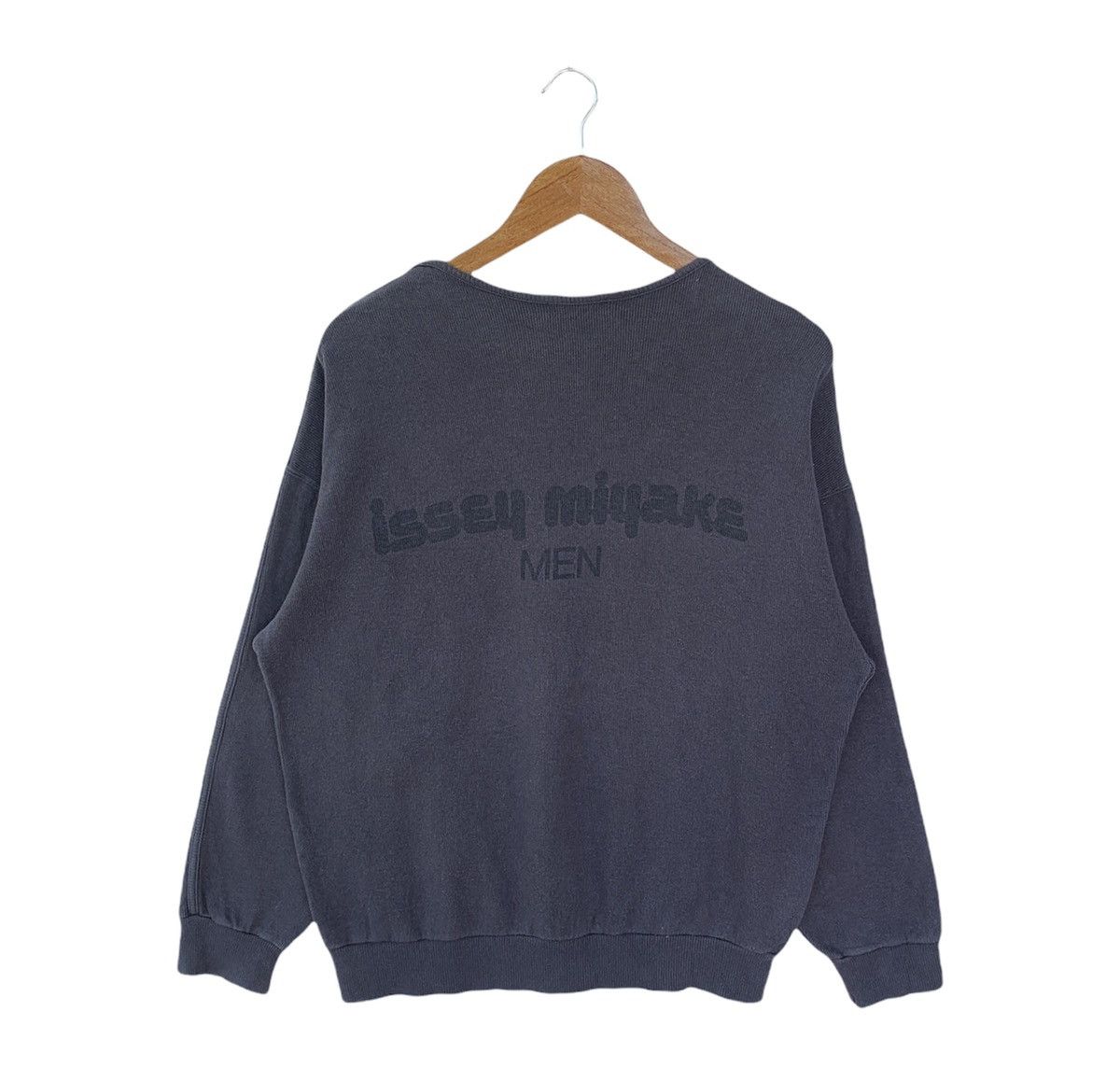 Issey Miyake × Vintage ‼️SOLD‼️Vintage 80s Issey Miyake Men Sweatshirt Big Logo Size US L / EU 52-54 / 3 - 1 Thumbnail