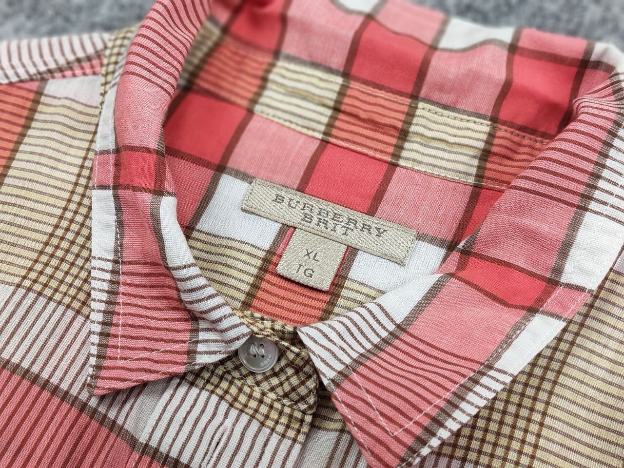Burberry Burberry Brit Cream Big nova check Women's Button Shirt Size ONE SIZE - 16 Thumbnail