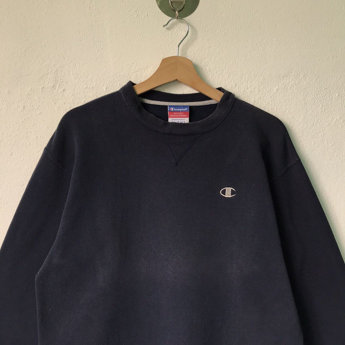 Champion Vintage Champion Crewneck Sweatshirt size M Size US M / EU 48-50 / 2 - 6 Thumbnail