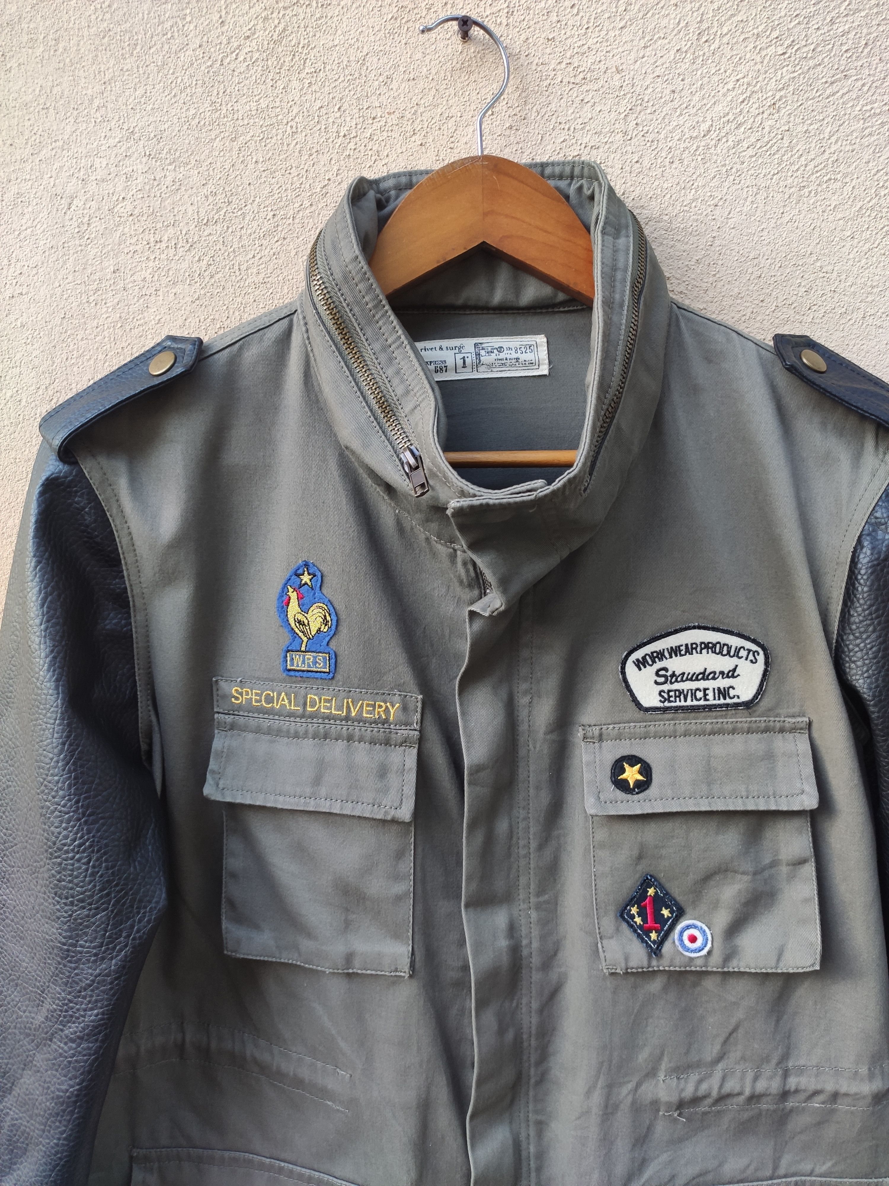 Japanese Brand Rivet and Surge jacket with patches Size US S / EU 44-46 / 1 - 2 Thumbnail