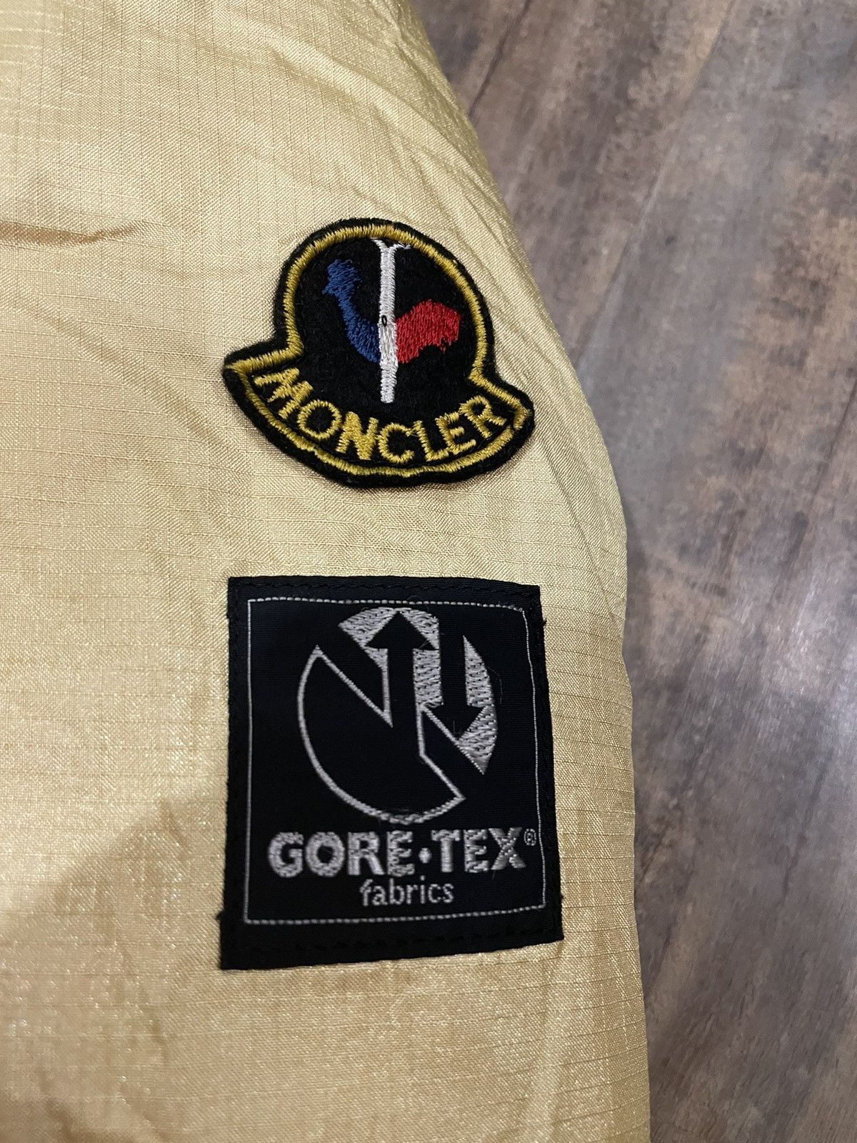 Moncler Moncler Yellow Down Fill Puffer Jacket Embroidered Logo Size US S / EU 44-46 / 1 - 3 Thumbnail