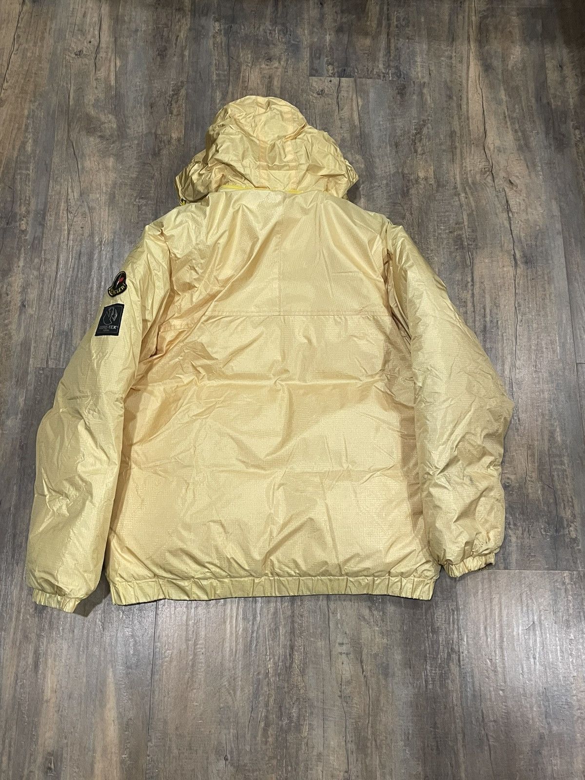 Moncler Moncler Yellow Down Fill Puffer Jacket Embroidered Logo Size US S / EU 44-46 / 1 - 9 Thumbnail