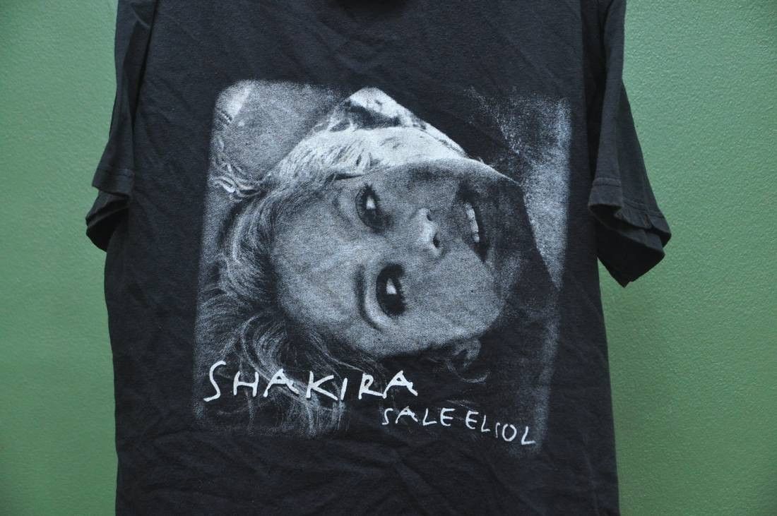 Band Tees Vintage Shakira Sale El Sol Tour 2010 Shirt Size US L / EU 52-54 / 3 - 3 Thumbnail