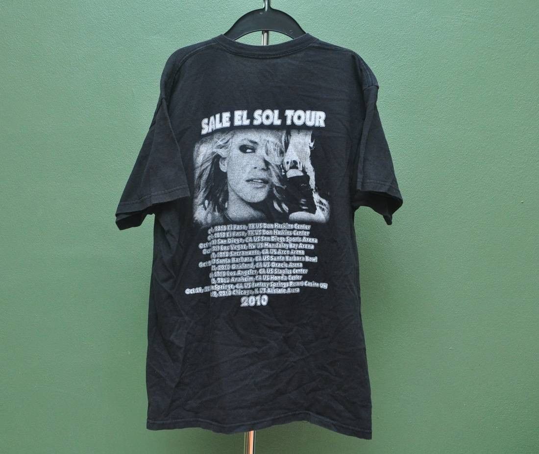 Band Tees Vintage Shakira Sale El Sol Tour 2010 Shirt Size US L / EU 52-54 / 3 - 2 Thumbnail