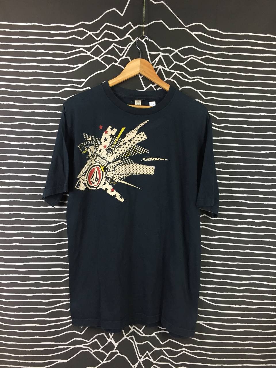 Volcom Vtg 90s 00s Volcom Punk Graphics Skate Tees Size US L / EU 52-54 / 3 - 2 Thumbnail