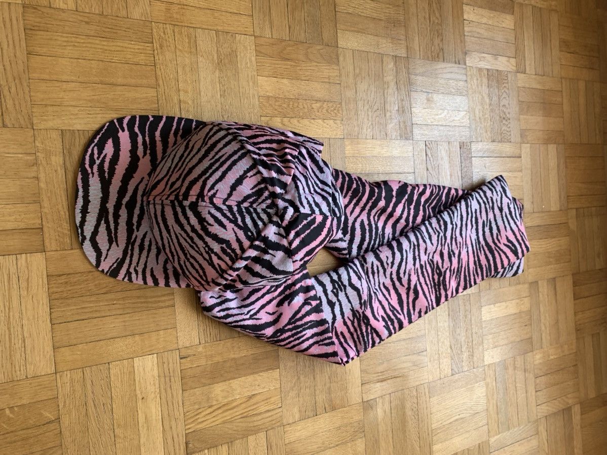 H&M × Kenzo Kenzo x H&M Zebra Knot Hat Size ONE SIZE - 7 Thumbnail