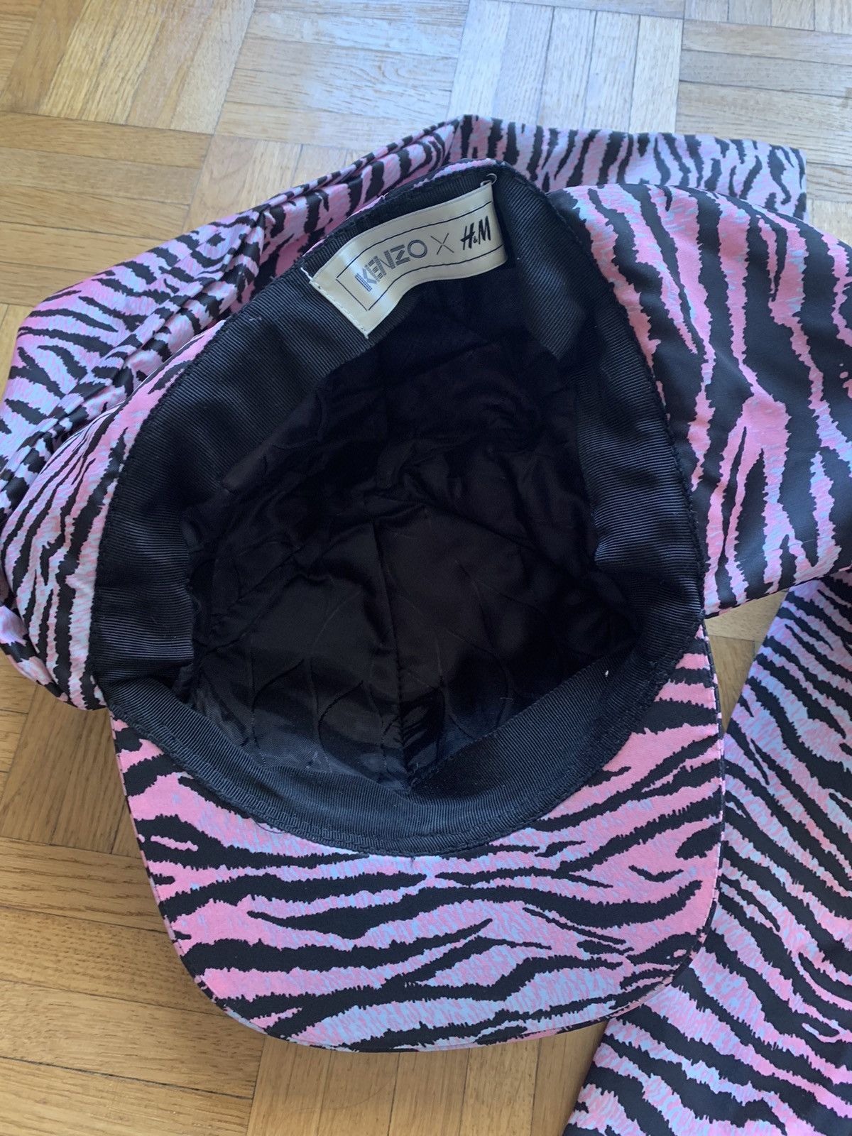 H&M × Kenzo Kenzo x H&M Zebra Knot Hat Size ONE SIZE - 9 Thumbnail