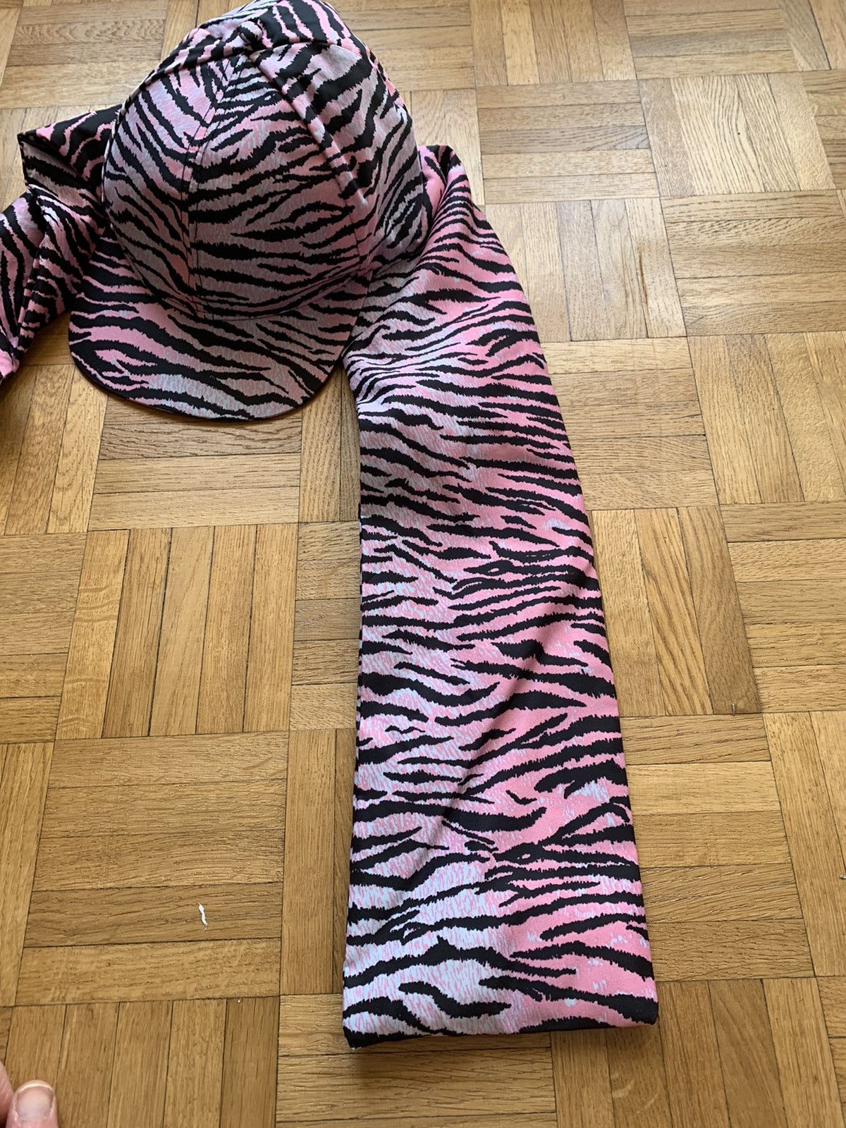 H&M × Kenzo Kenzo x H&M Zebra Knot Hat Size ONE SIZE - 5 Thumbnail