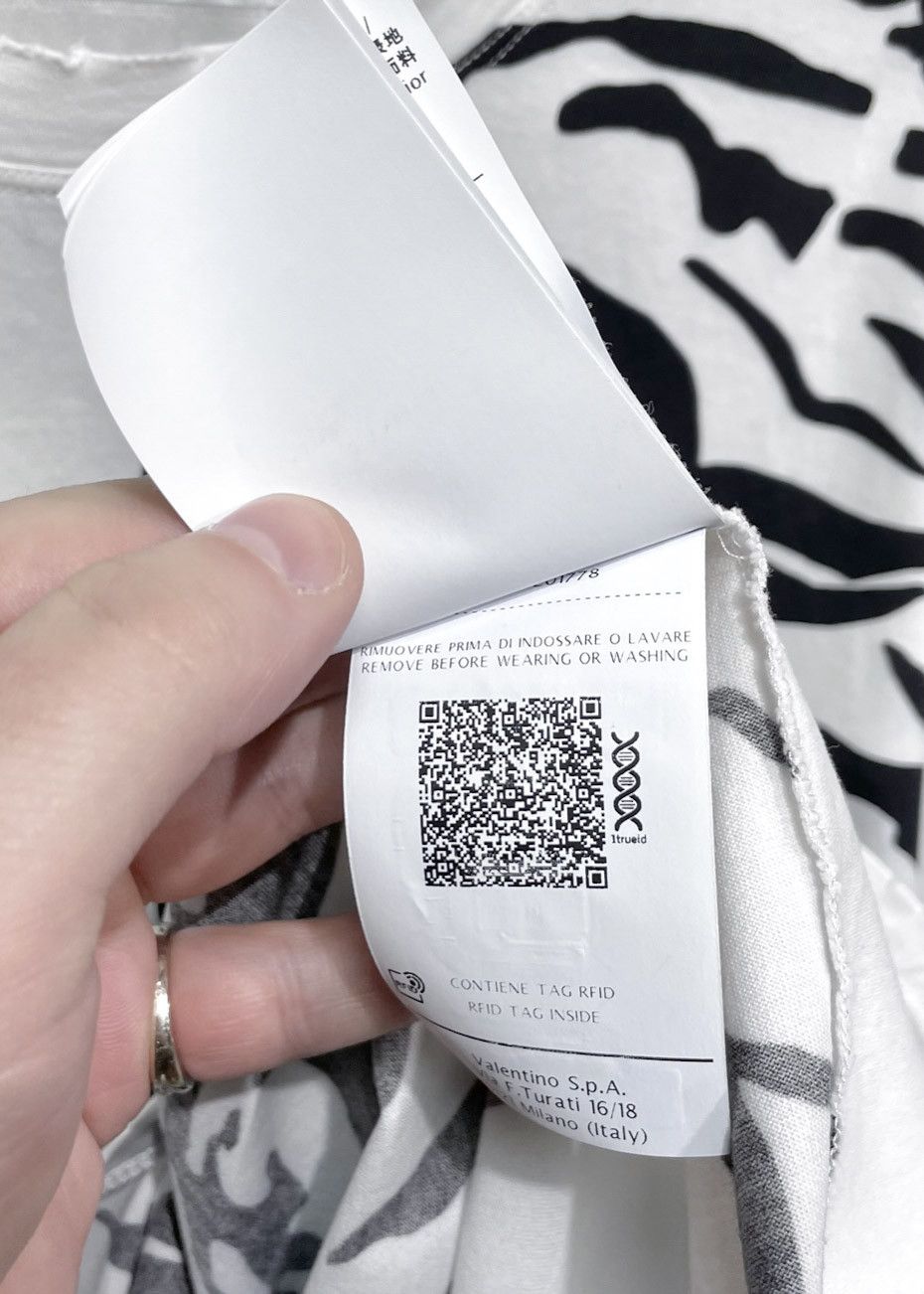 Valentino Valentino White Tiger Print T-shirt Size US M / EU 48-50 / 2 - 8 Thumbnail