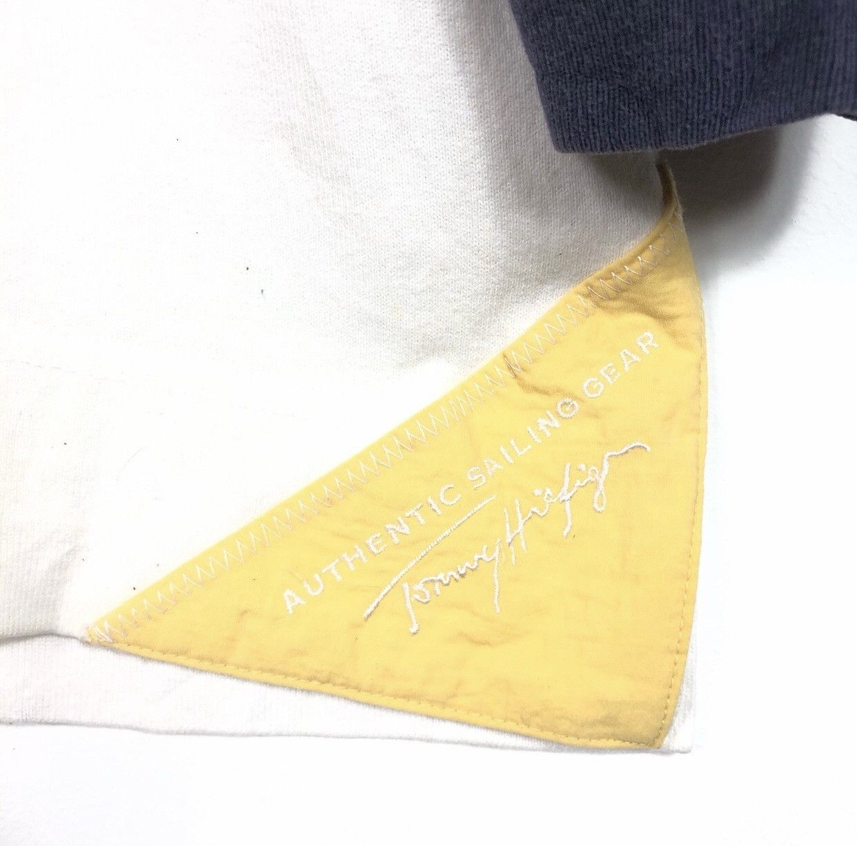 Tommy Hilfiger Vintage Tommy Hilfiger Sailing Gear Sweatshirt Big Logo Size US L / EU 52-54 / 3 - 3 Thumbnail