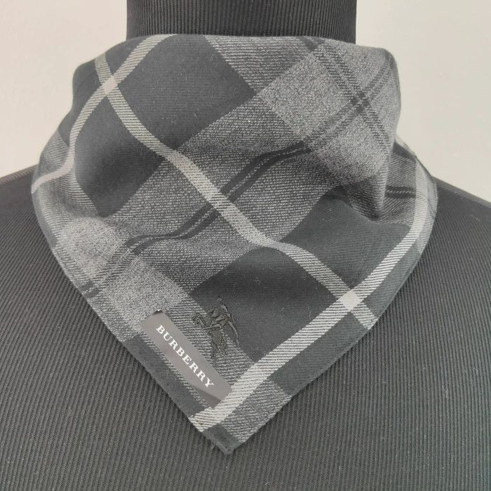 Burberry New Handkerchief/ Neckerchief/ Bandana - 3F2177 Size ONE SIZE - 6 Thumbnail