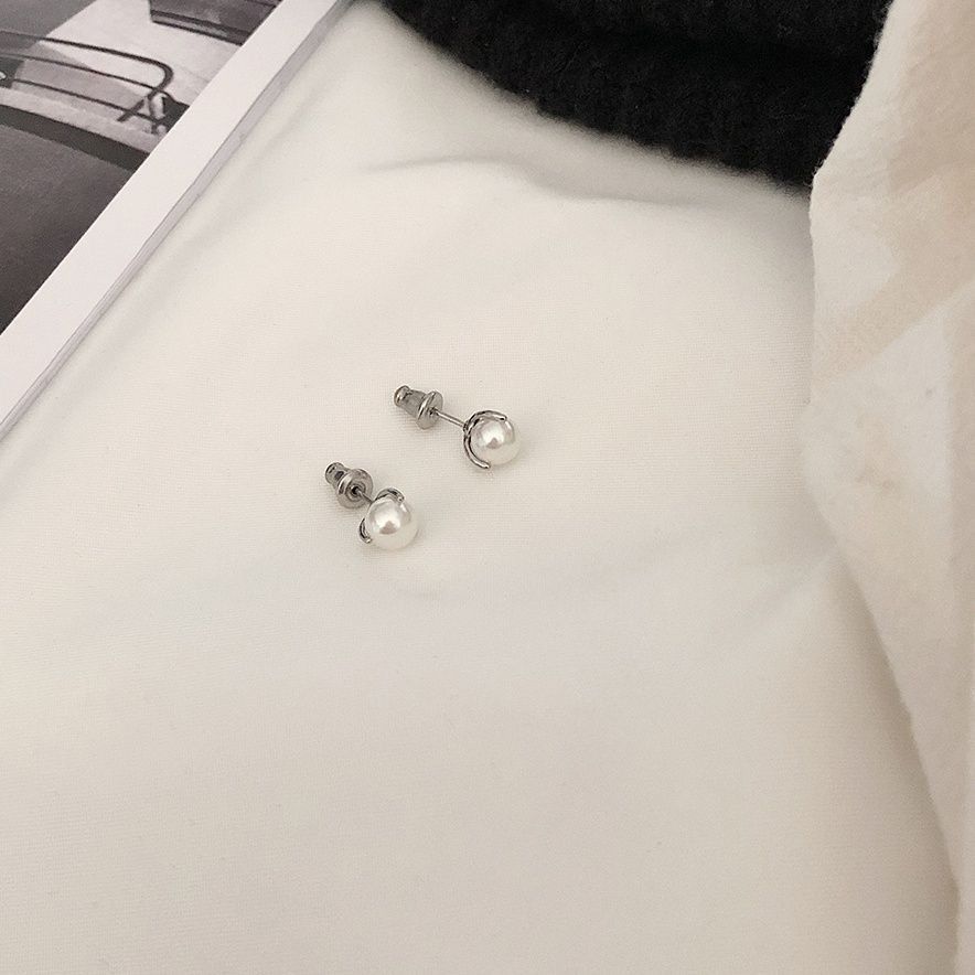 Jewelry × Vintage White Pearl Couple Fashion Stud Earrings Size ONE SIZE - 2 Thumbnail