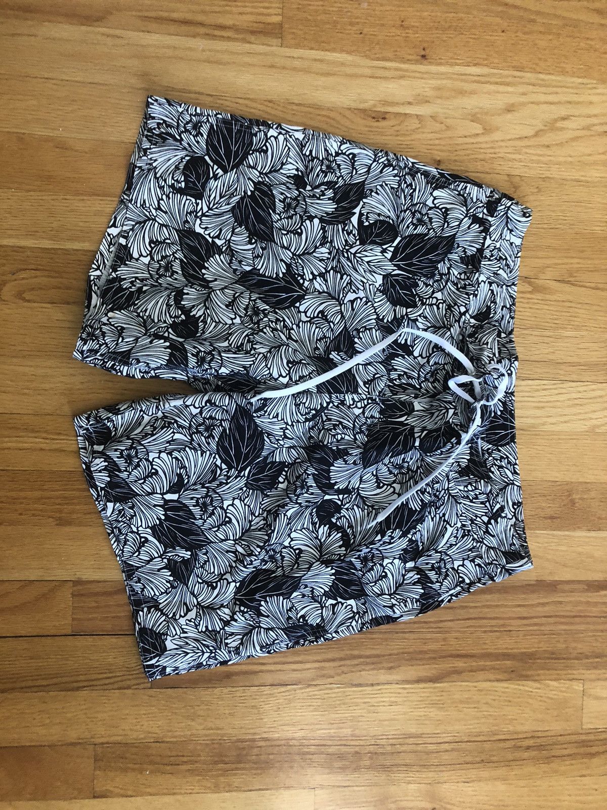 Bnwt printed swim shorts
