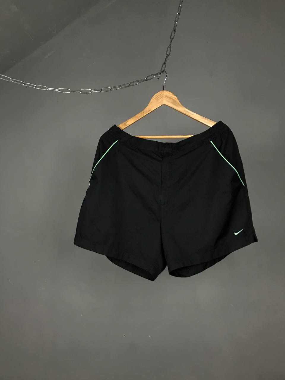 Vintage Nike swoosh streetwear vintage court black shorts Size US 34 / EU 50 - 1 Thumbnail