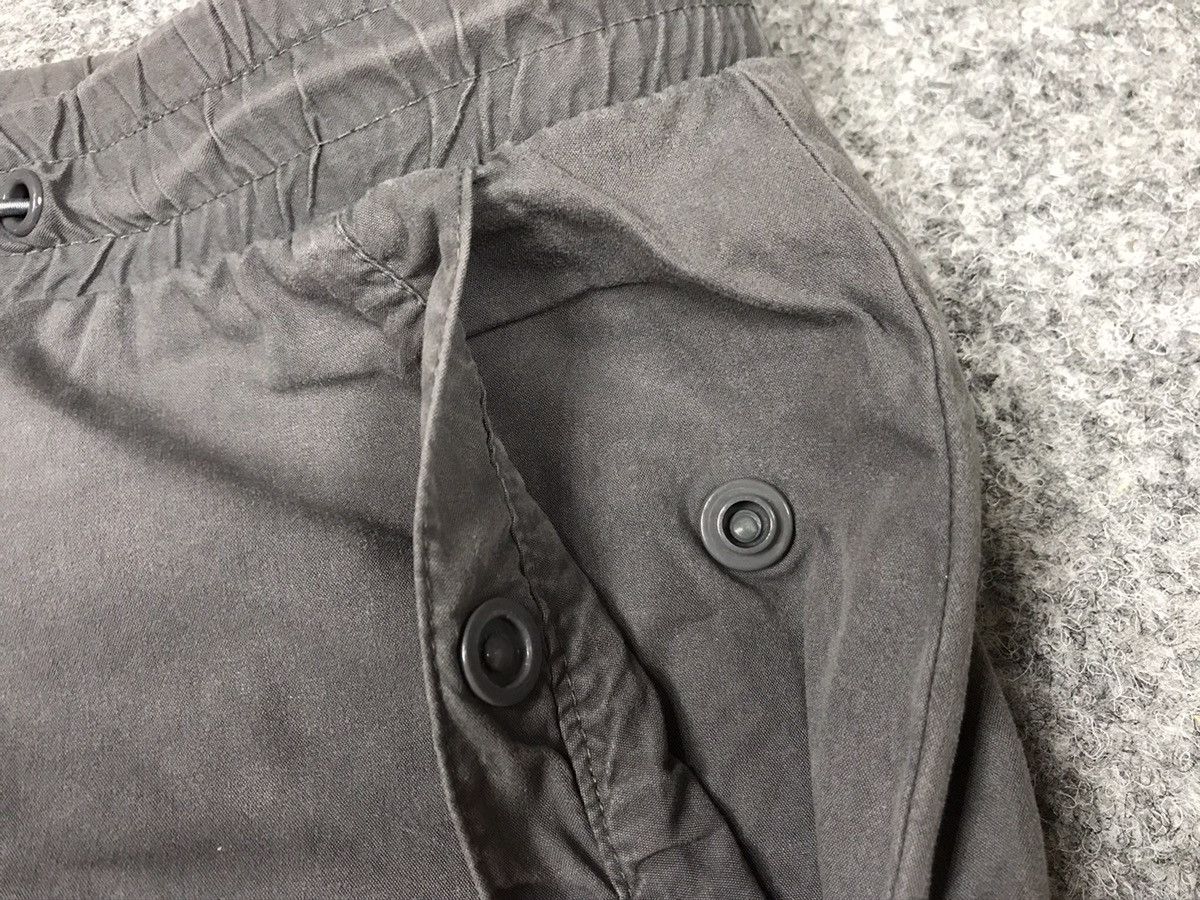 Armani Exchange Armani Exchange casual pants Size US 29 - 12 Thumbnail