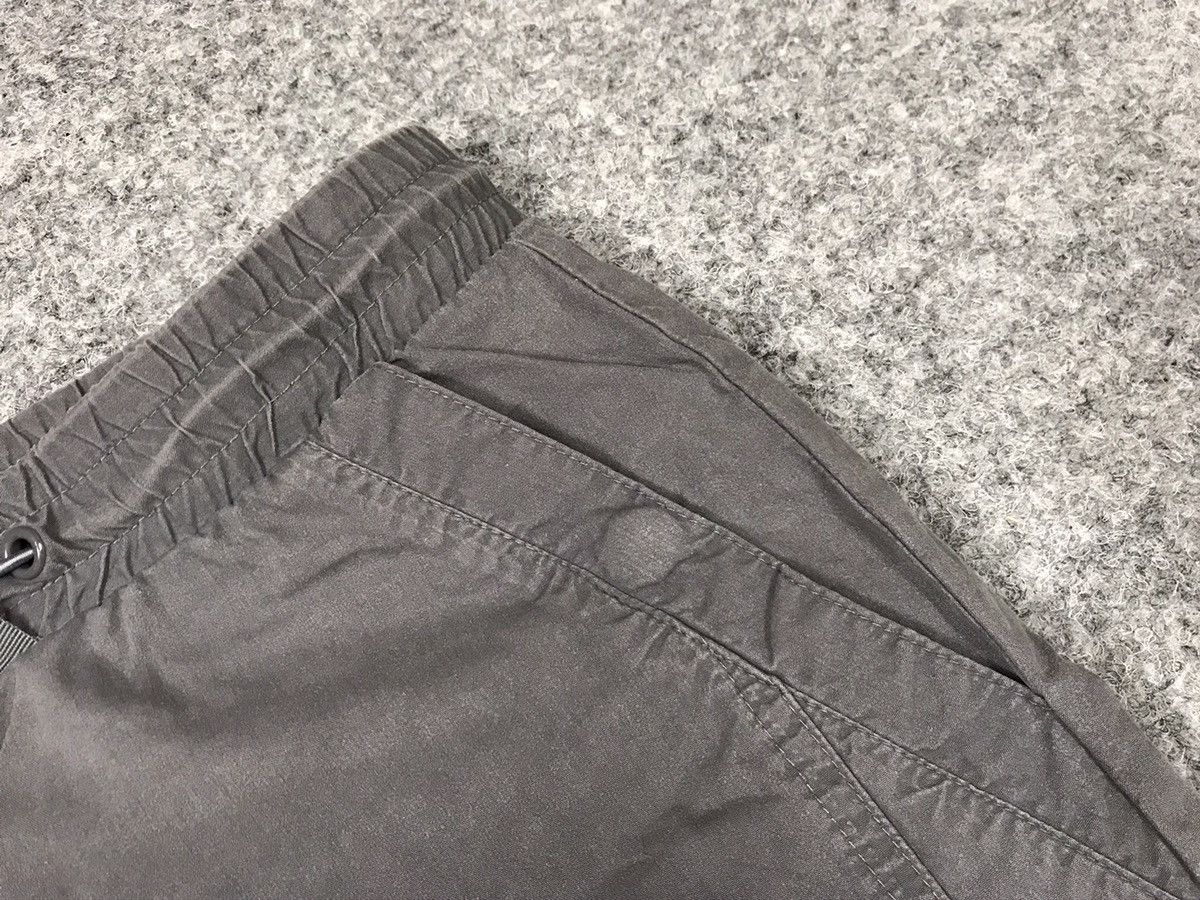 Armani Exchange Armani Exchange casual pants Size US 29 - 14 Thumbnail