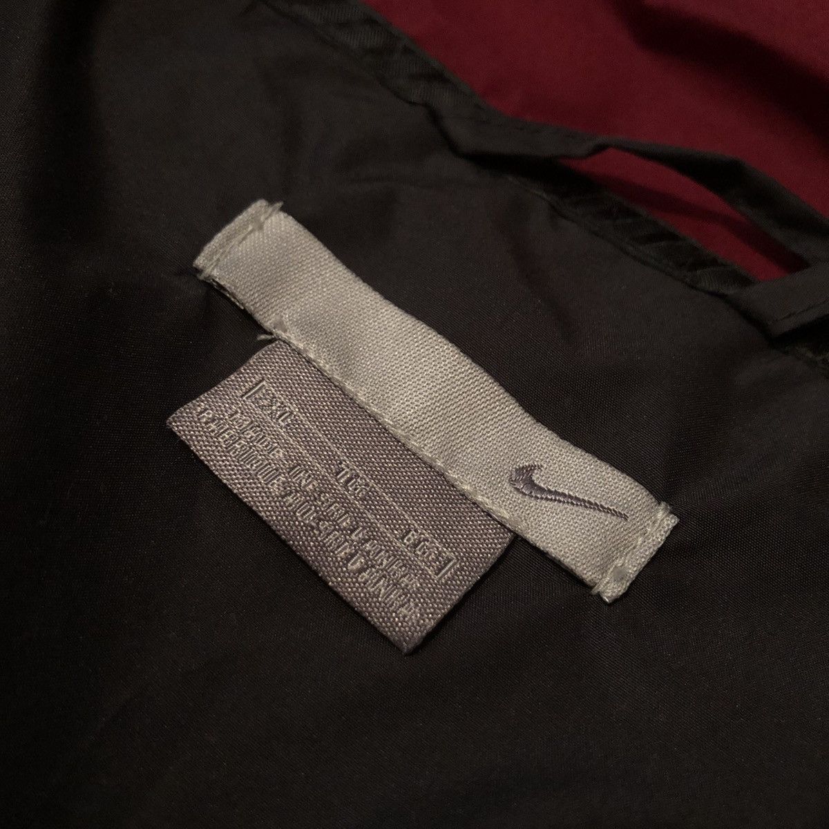 Nike Vintage 2000s Nike Basic Swoosh Logo Nylon Zip Track Jacket Size US XL / EU 56 / 4 - 5 Thumbnail