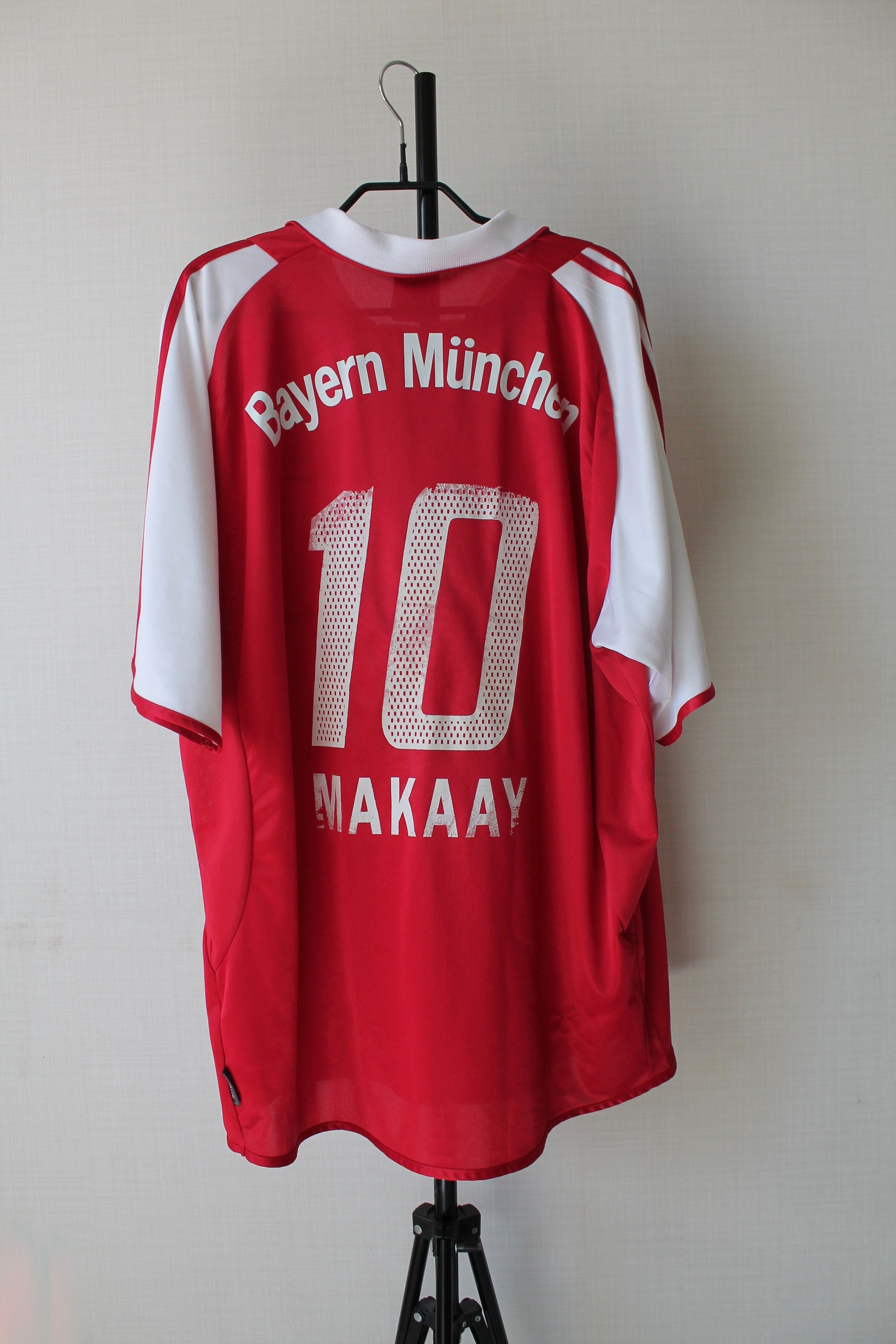 Adidas 2003 2004 Bayern Munich Roy Makaay #10 Adidas Jerseys Home Size US XL / EU 56 / 4 - 7 Thumbnail