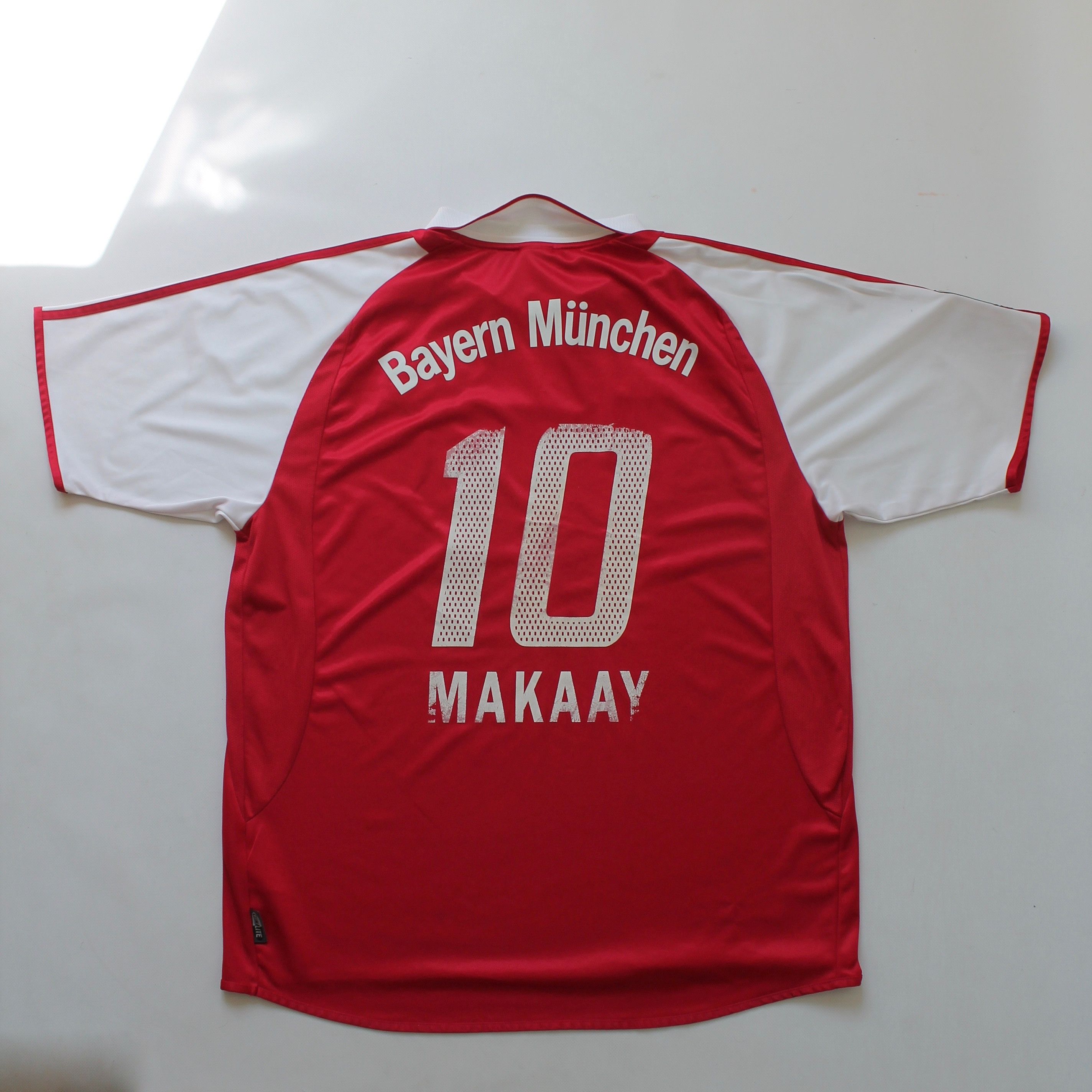 Adidas 2003 2004 Bayern Munich Roy Makaay #10 Adidas Jerseys Home Size US XL / EU 56 / 4 - 15 Thumbnail
