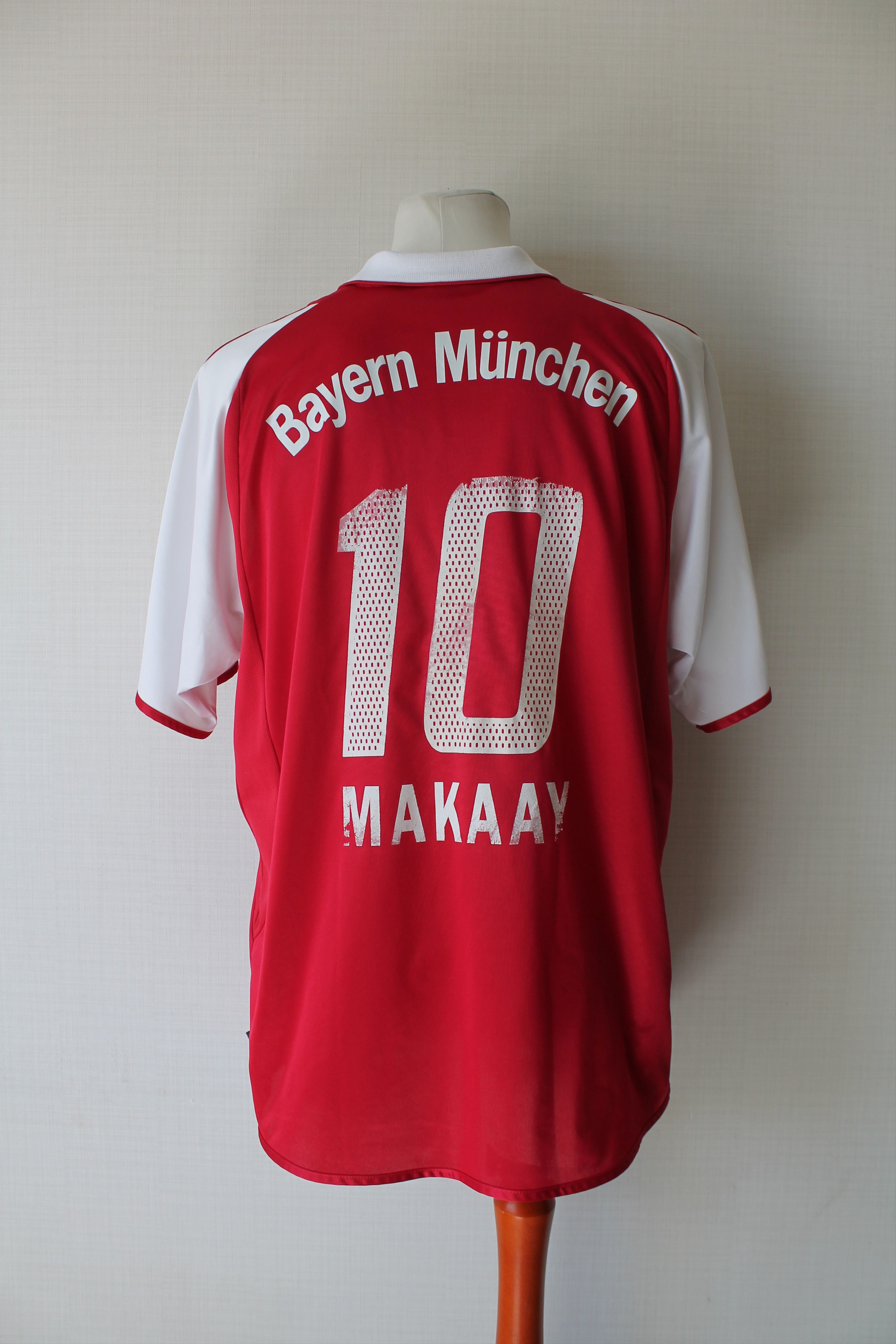 Adidas 2003 2004 Bayern Munich Roy Makaay #10 Adidas Jerseys Home Size US XL / EU 56 / 4 - 10 Thumbnail