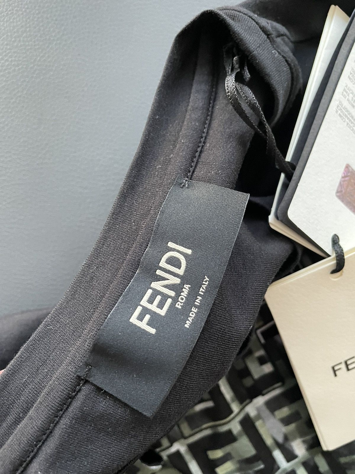 Fendi Brand New Super Runway Fendi FF Logo Celebrity Tee T-shirt Size US S / EU 44-46 / 1 - 6 Thumbnail