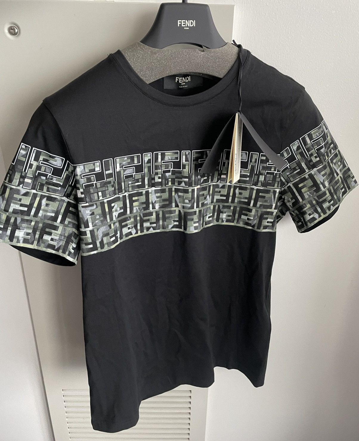 Fendi Brand New Super Runway Fendi FF Logo Celebrity Tee T-shirt Size US S / EU 44-46 / 1 - 25 Thumbnail