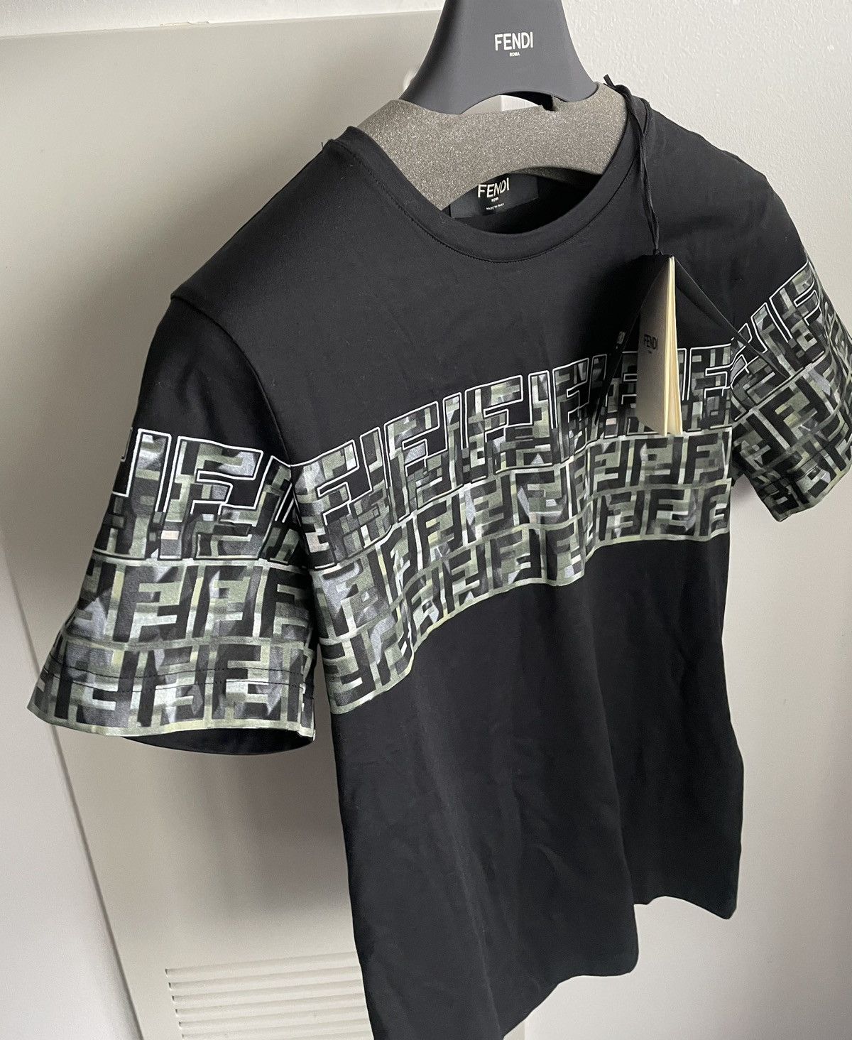 Fendi Brand New Super Runway Fendi FF Logo Celebrity Tee T-shirt Size US S / EU 44-46 / 1 - 3 Thumbnail