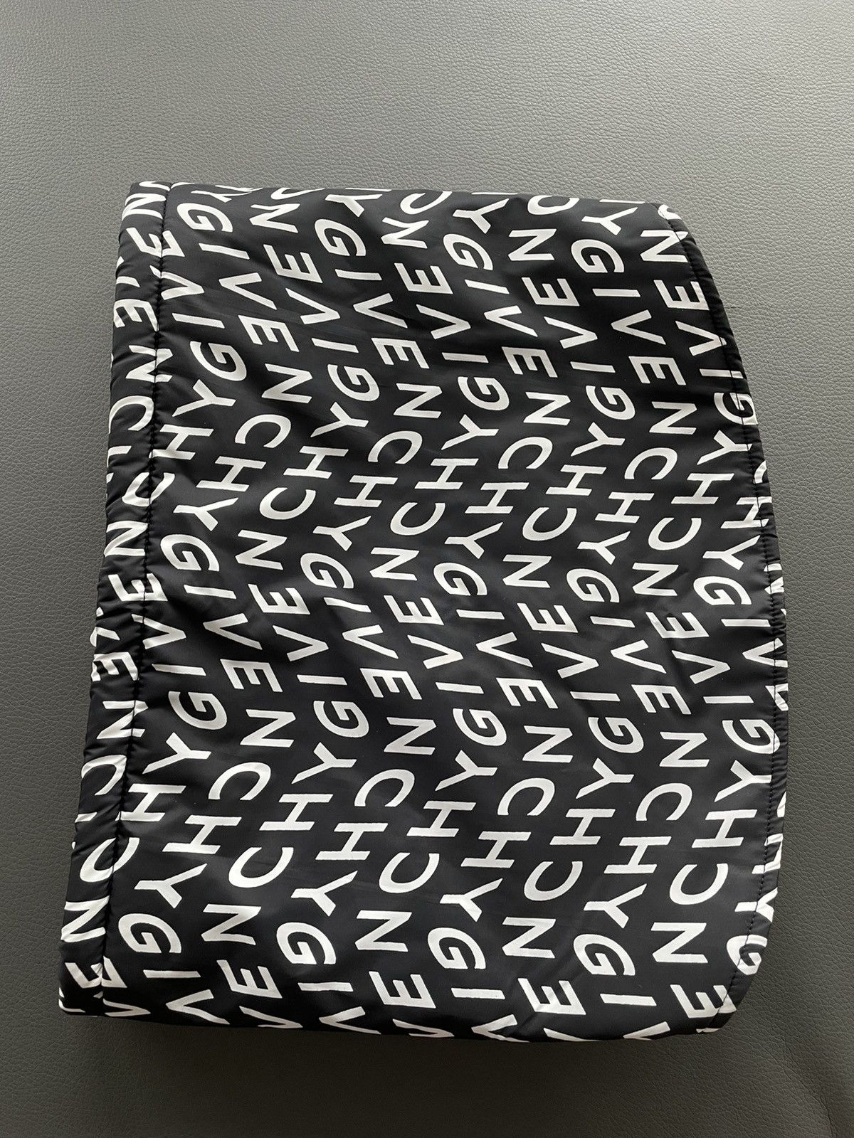 Givenchy Rare Brand New Limited Edition Runway Logo Neck Warmer Scarf Size ONE SIZE - 15 Thumbnail