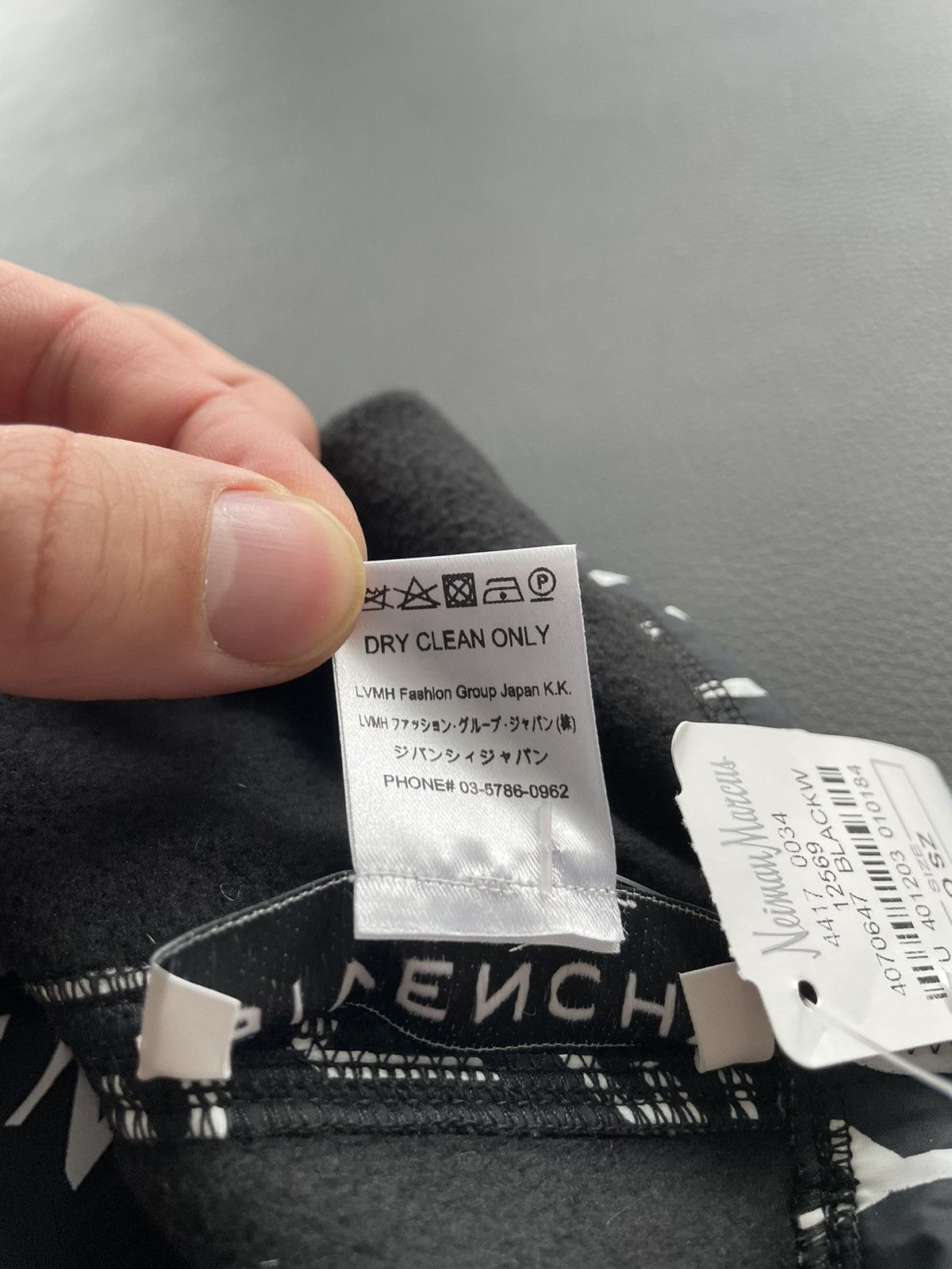 Givenchy Rare Brand New Limited Edition Runway Logo Neck Warmer Scarf Size ONE SIZE - 10 Thumbnail