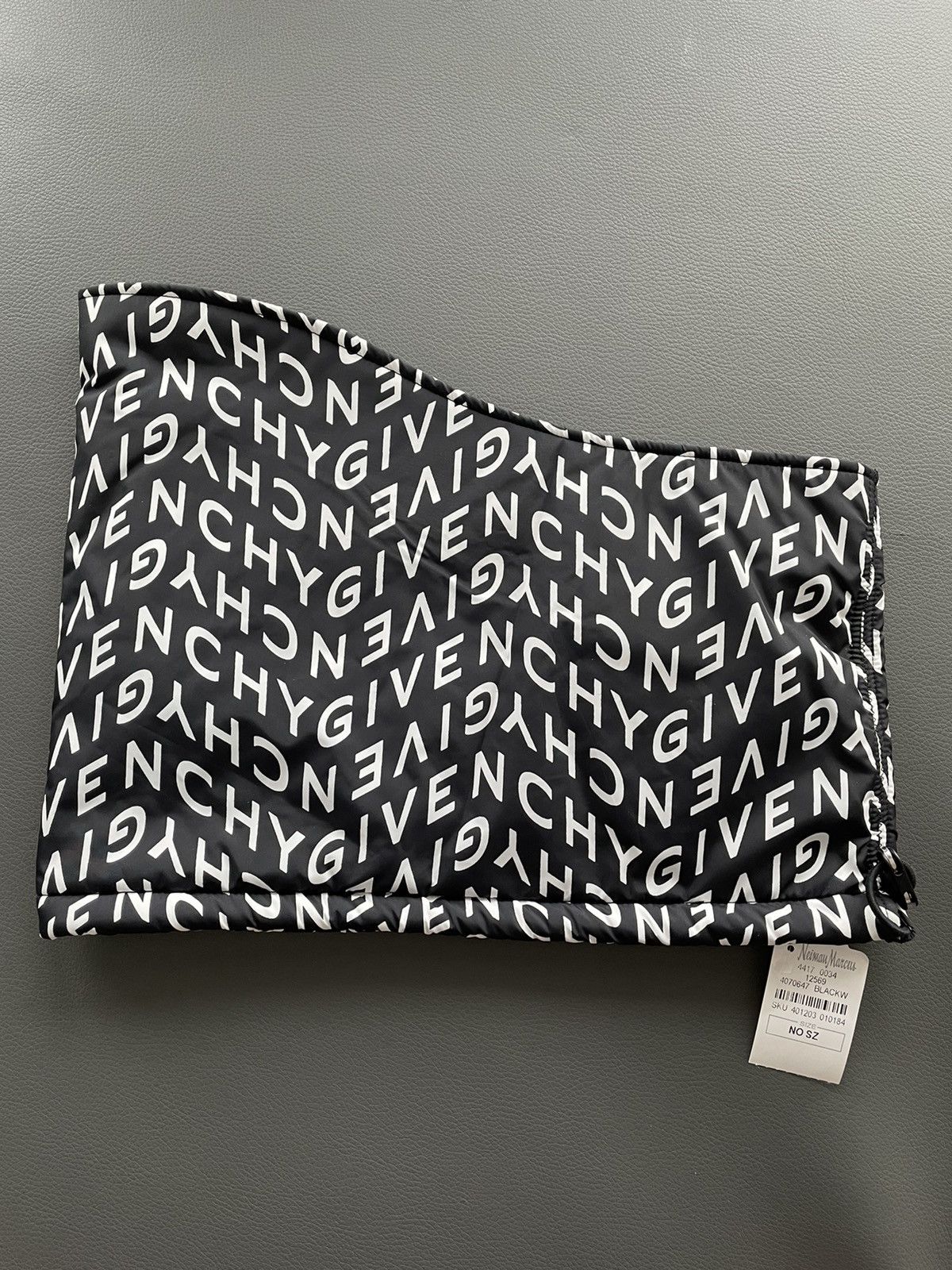 Givenchy Rare Brand New Limited Edition Runway Logo Neck Warmer Scarf Size ONE SIZE - 3 Thumbnail