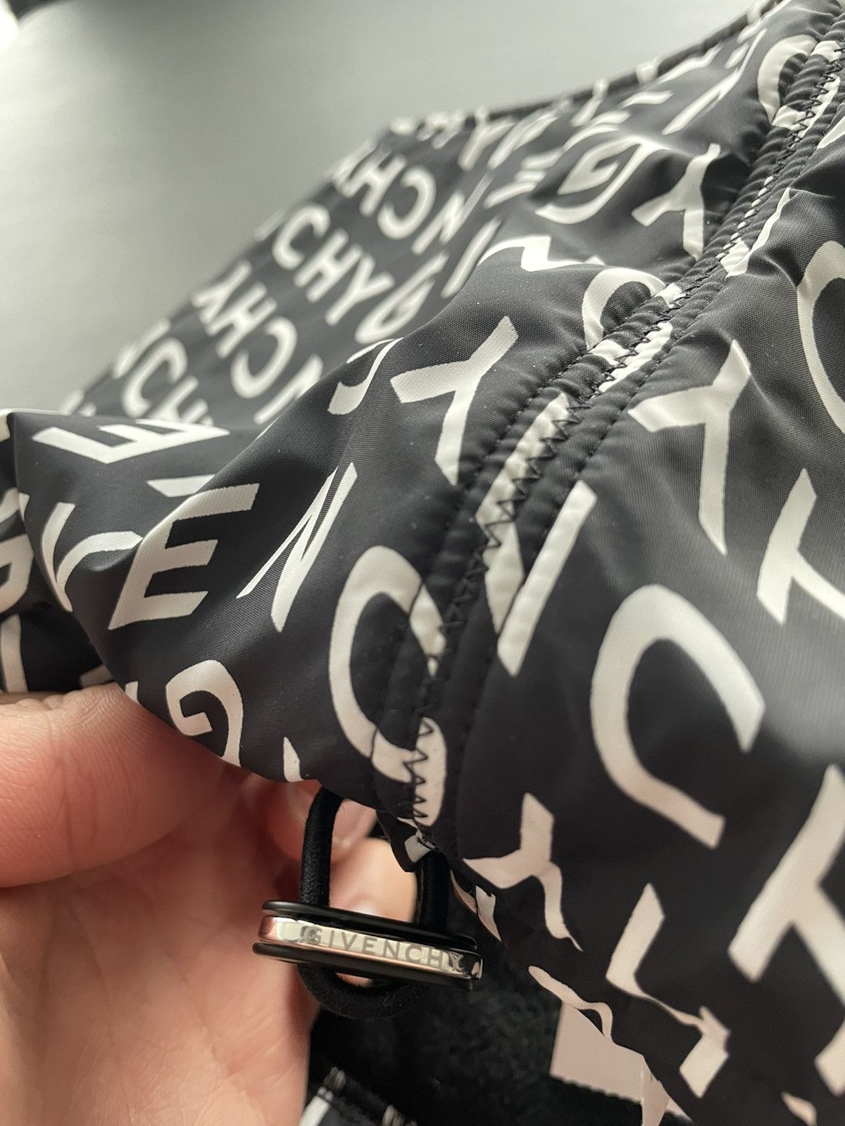 Givenchy Rare Brand New Limited Edition Runway Logo Neck Warmer Scarf Size ONE SIZE - 11 Thumbnail
