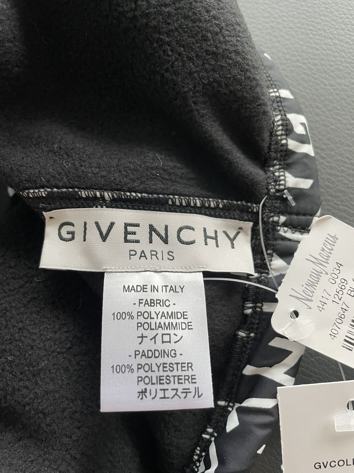 Givenchy Rare Brand New Limited Edition Runway Logo Neck Warmer Scarf Size ONE SIZE - 9 Thumbnail