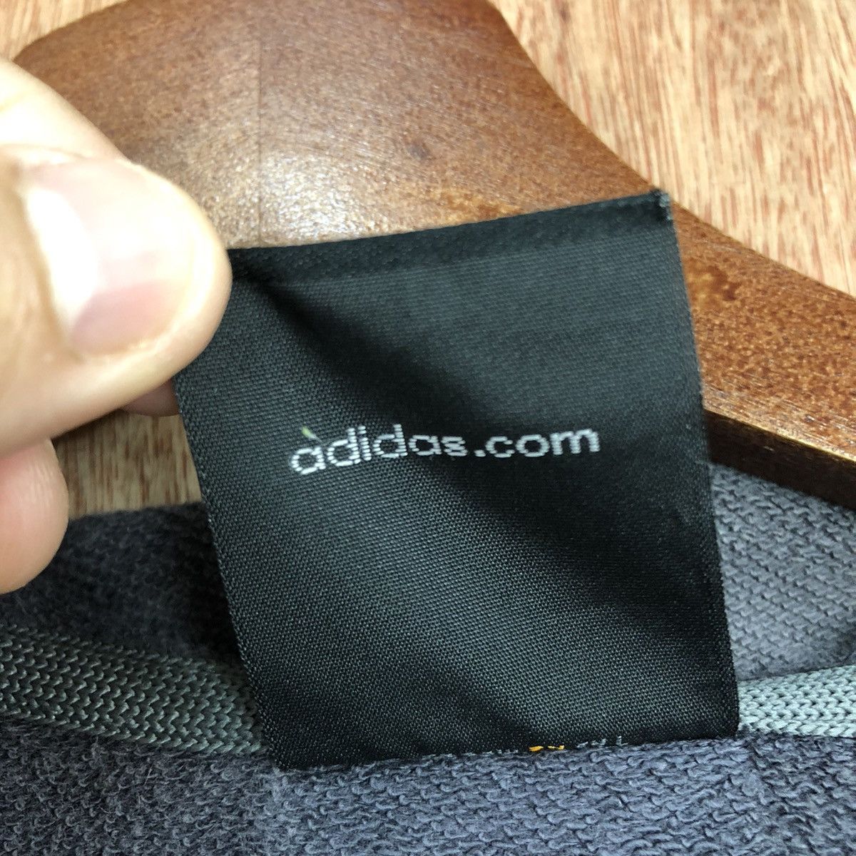 Adidas DL Adidas Grey Faded Small Logo Sweater #1687 Size US M / EU 48-50 / 2 - 11 Thumbnail