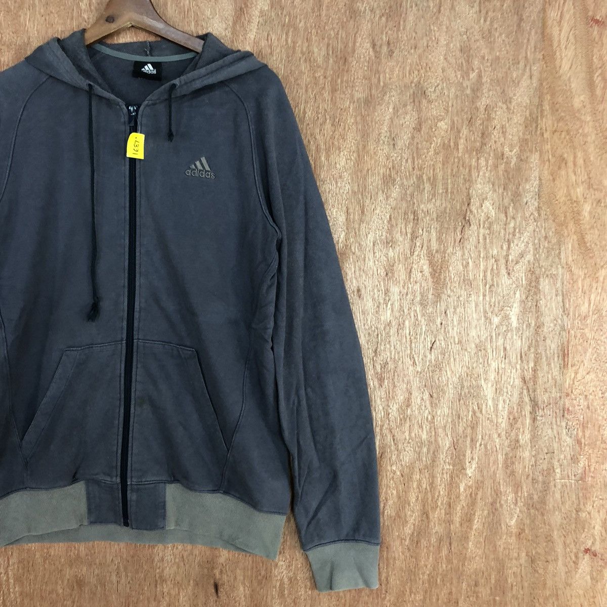 Adidas DL Adidas Grey Faded Small Logo Sweater #1687 Size US M / EU 48-50 / 2 - 5 Thumbnail