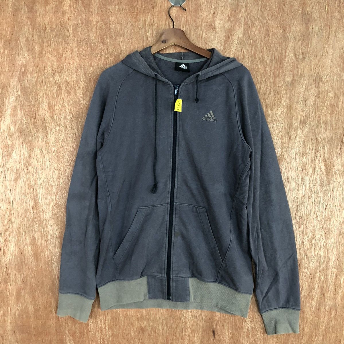 Adidas DL Adidas Grey Faded Small Logo Sweater #1687 Size US M / EU 48-50 / 2 - 3 Thumbnail