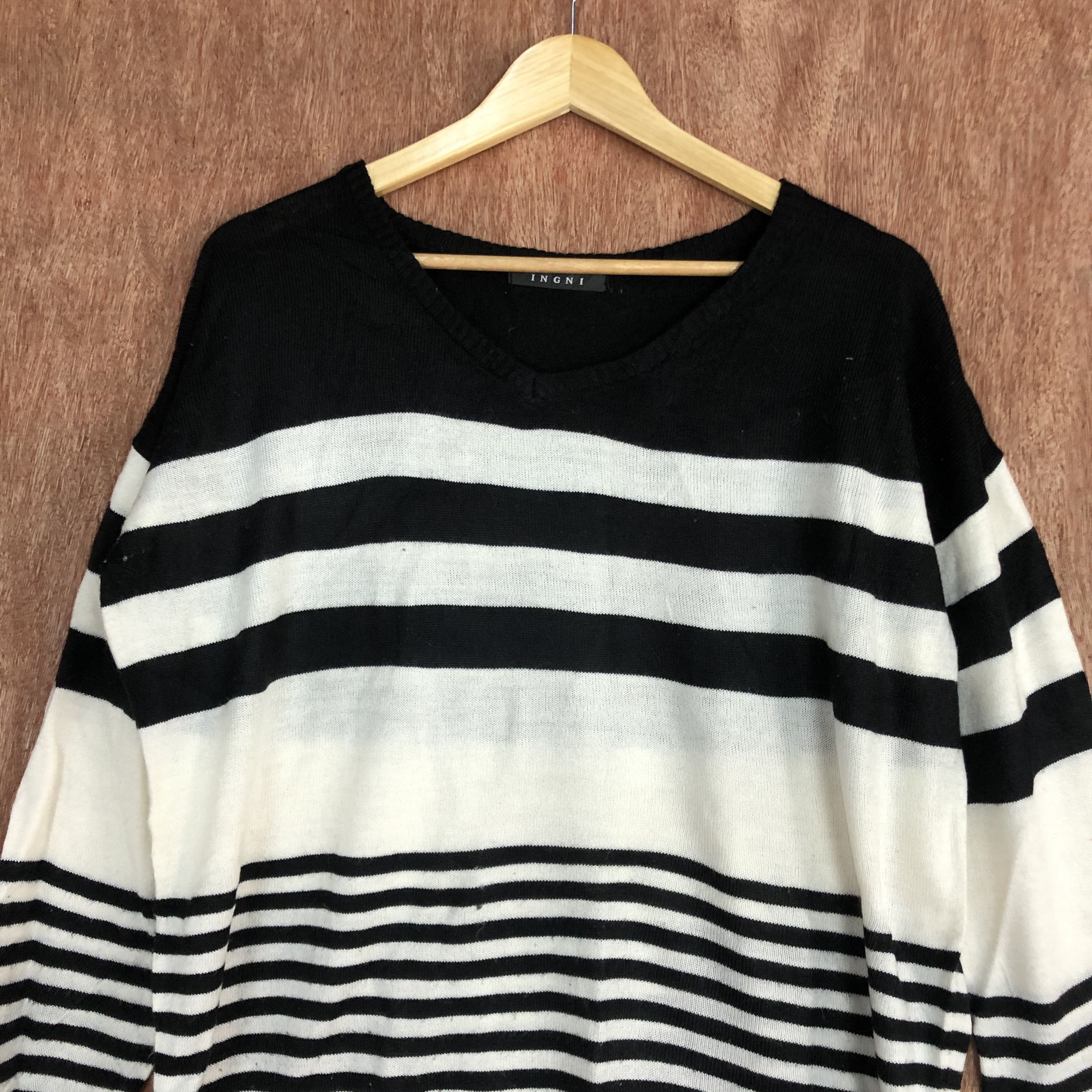 Japanese Brand INGNI WHITE BLACK STRIPE JAPAN KNITWEAR #c446 Size US M / EU 48-50 / 2 - 2 Thumbnail