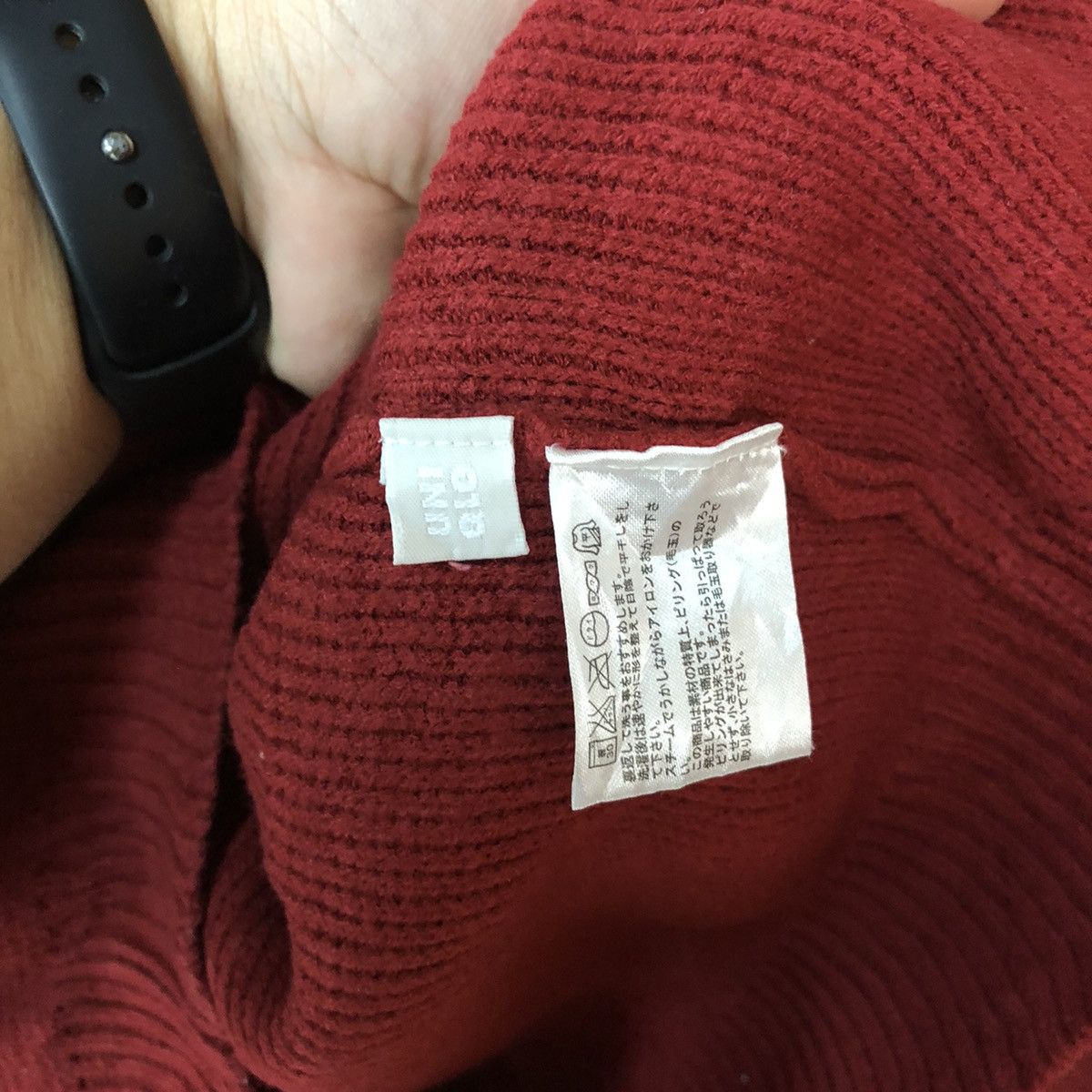 Japanese Brand Uniqlo Red stripe japan sweatshirt Knitwear #H026 Size US L / EU 52-54 / 3 - 7 Thumbnail