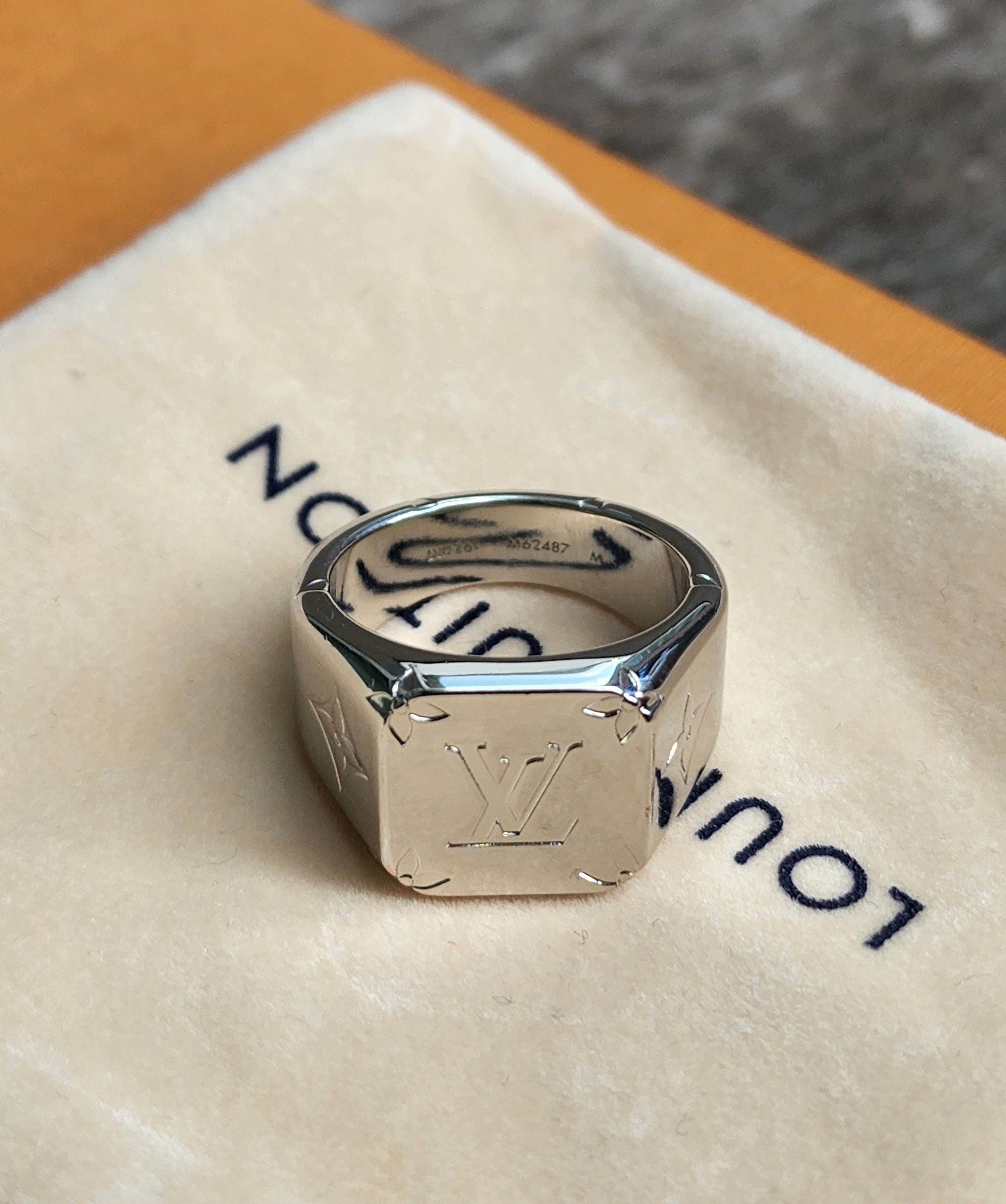 LOUIS VUITTON Monogram Signet Ring M Silver 705410