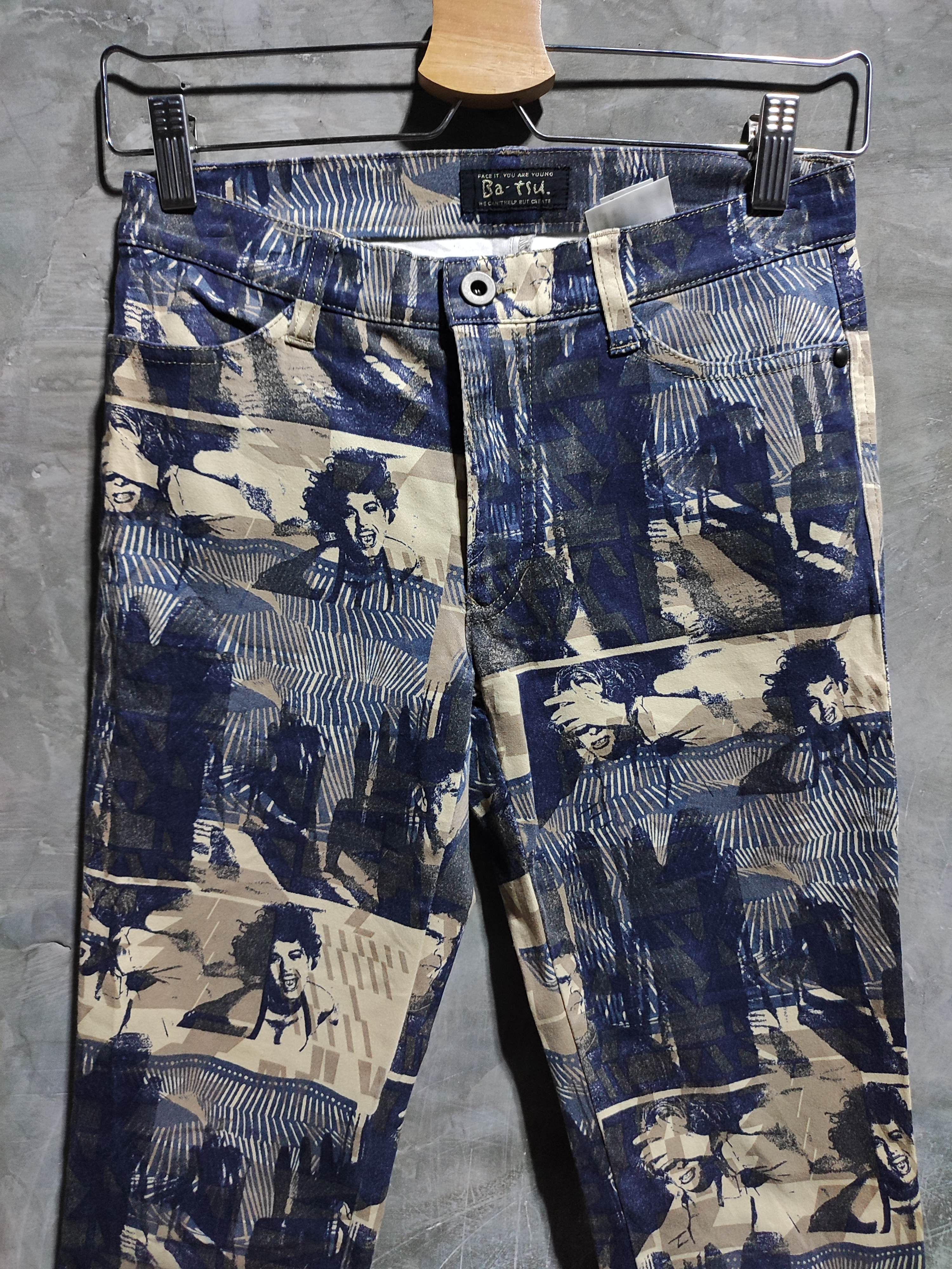 Japanese Brand 🔥Bat-Su Japan Fullprint potrait Art Skinny Pants Size US 28 / EU 44 - 2 Thumbnail