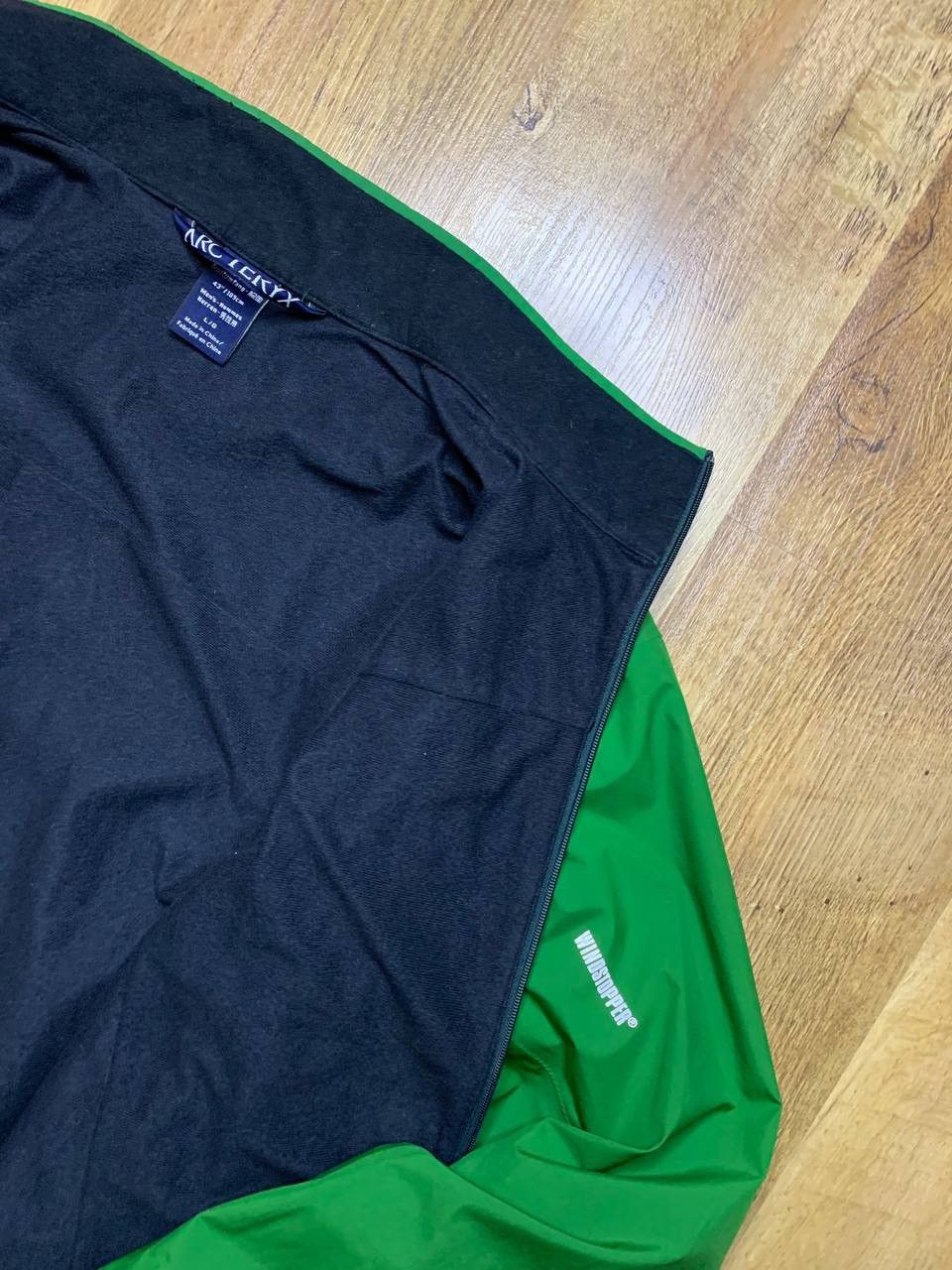 Arc'teryx Vintage Arc’teryx Windstopper Jacket Green Color🐸 Size US L / EU 52-54 / 3 - 9 Thumbnail