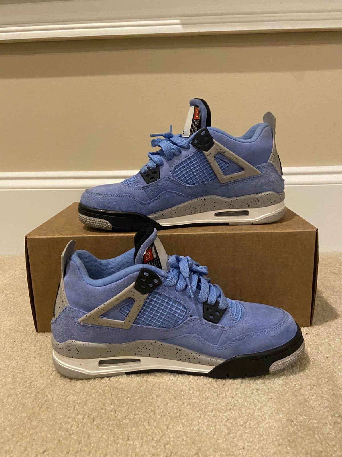 Jordan Brand Jordan 4 University Blue Size 6.5 Size US 6.5 / EU 39-40 - 2 Thumbnail